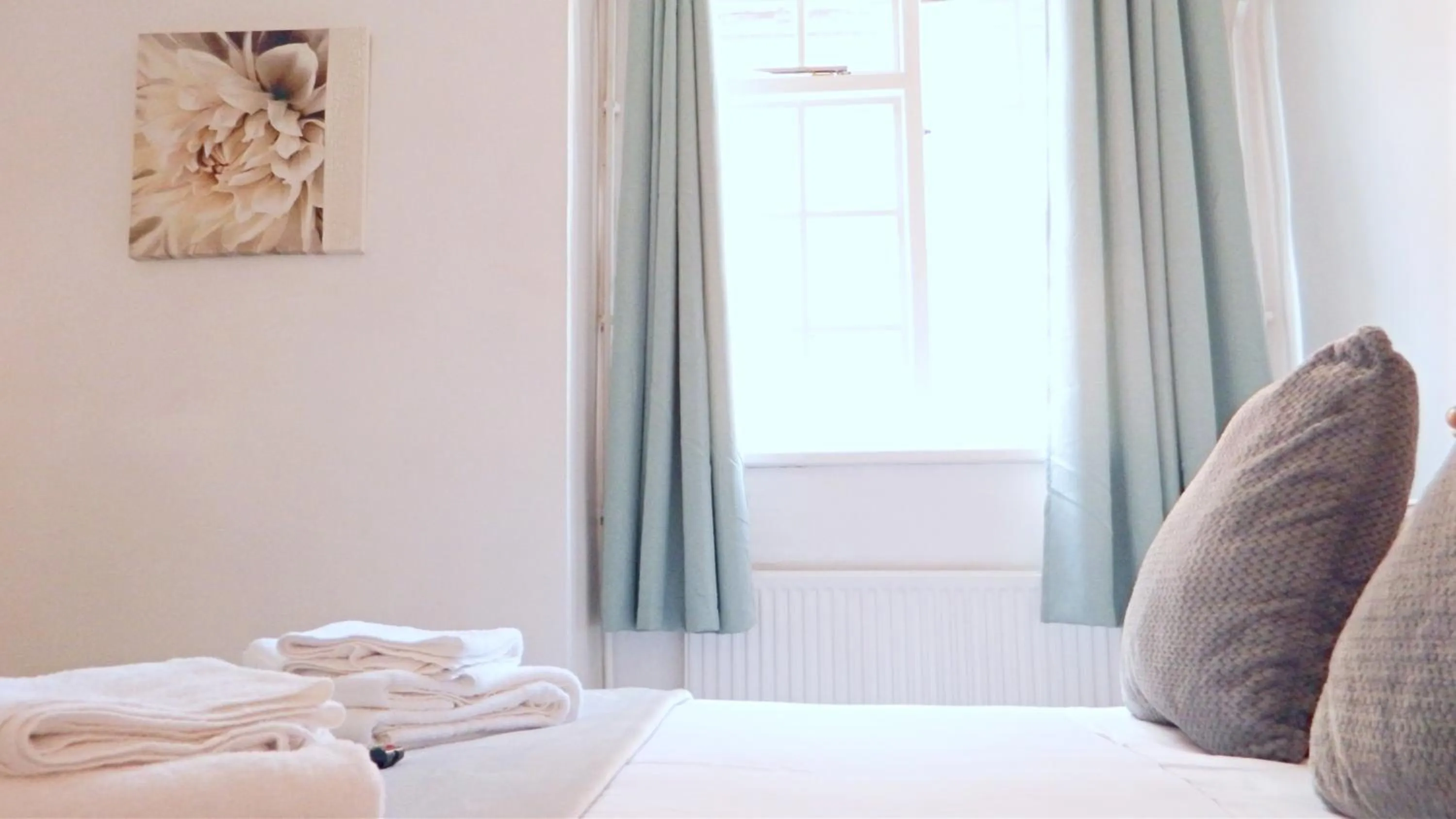 Bed in Kings Head Inn, Warwick