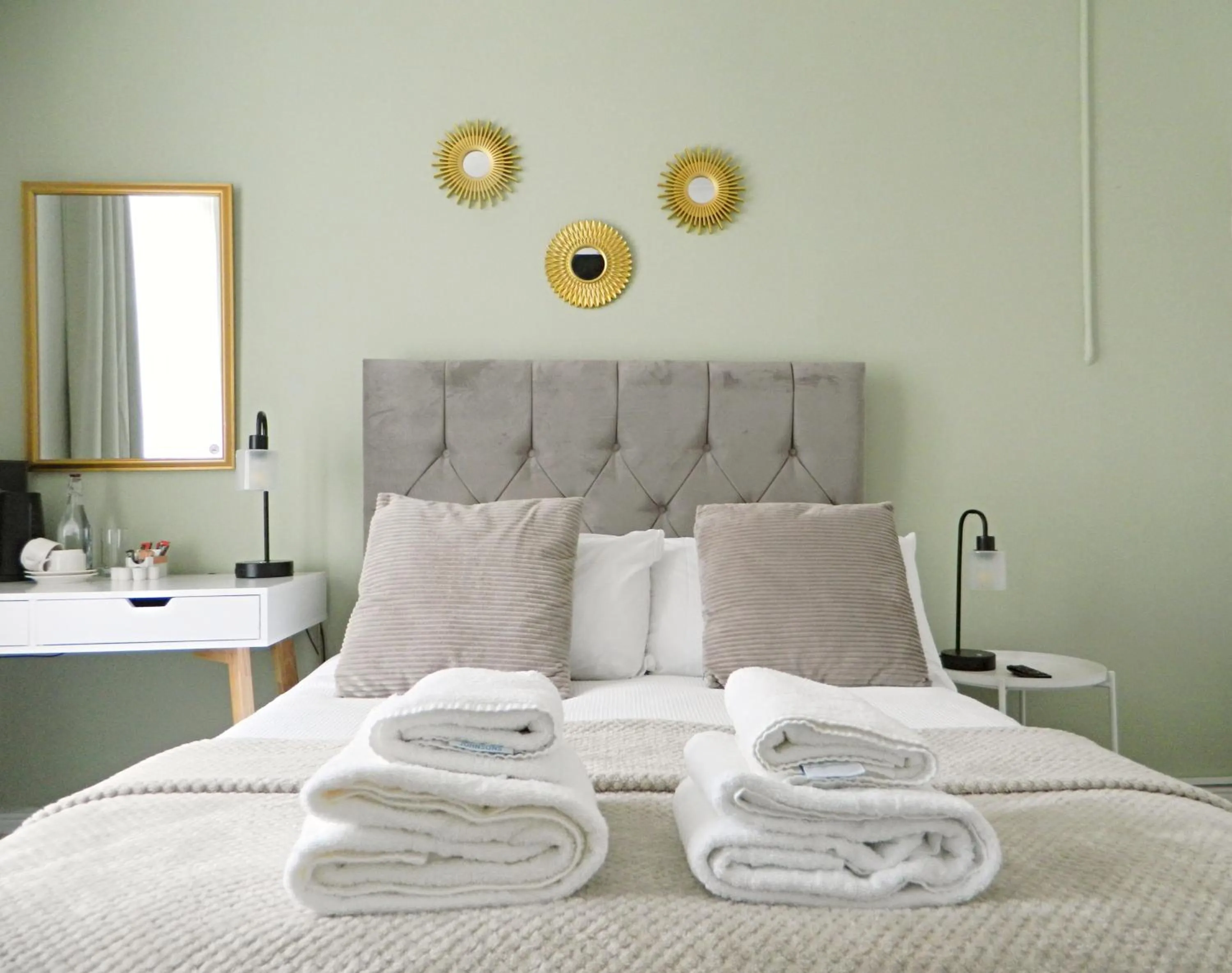 Bed in Kings Head Inn, Warwick