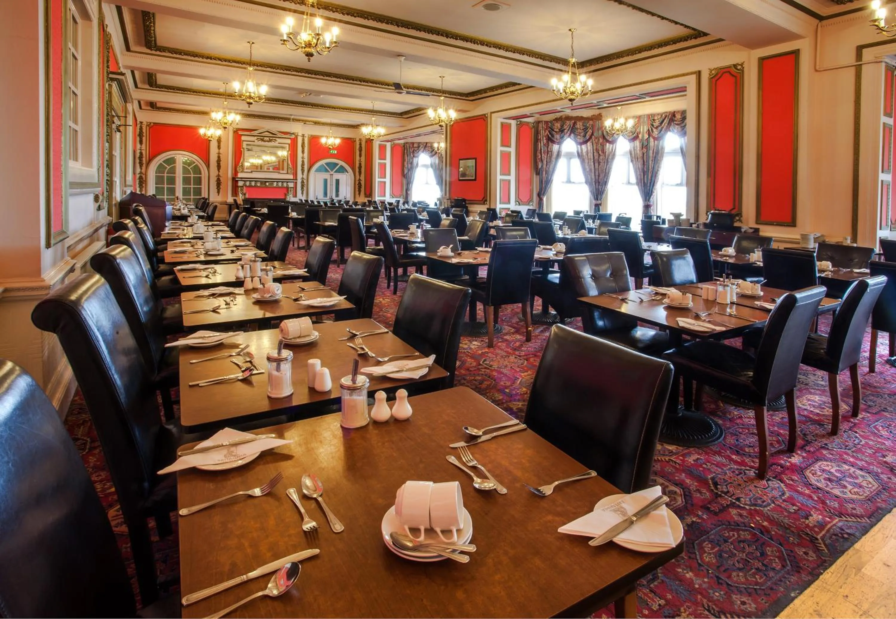 Restaurant/places to eat in The Metropole Hotel