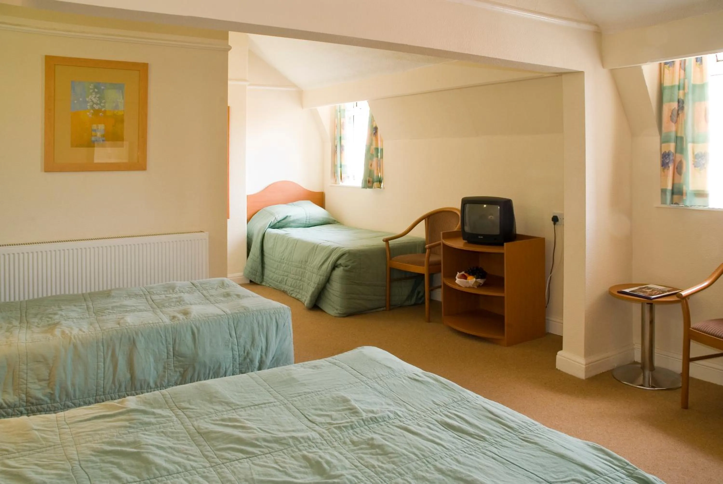 Bed in The Metropole Hotel