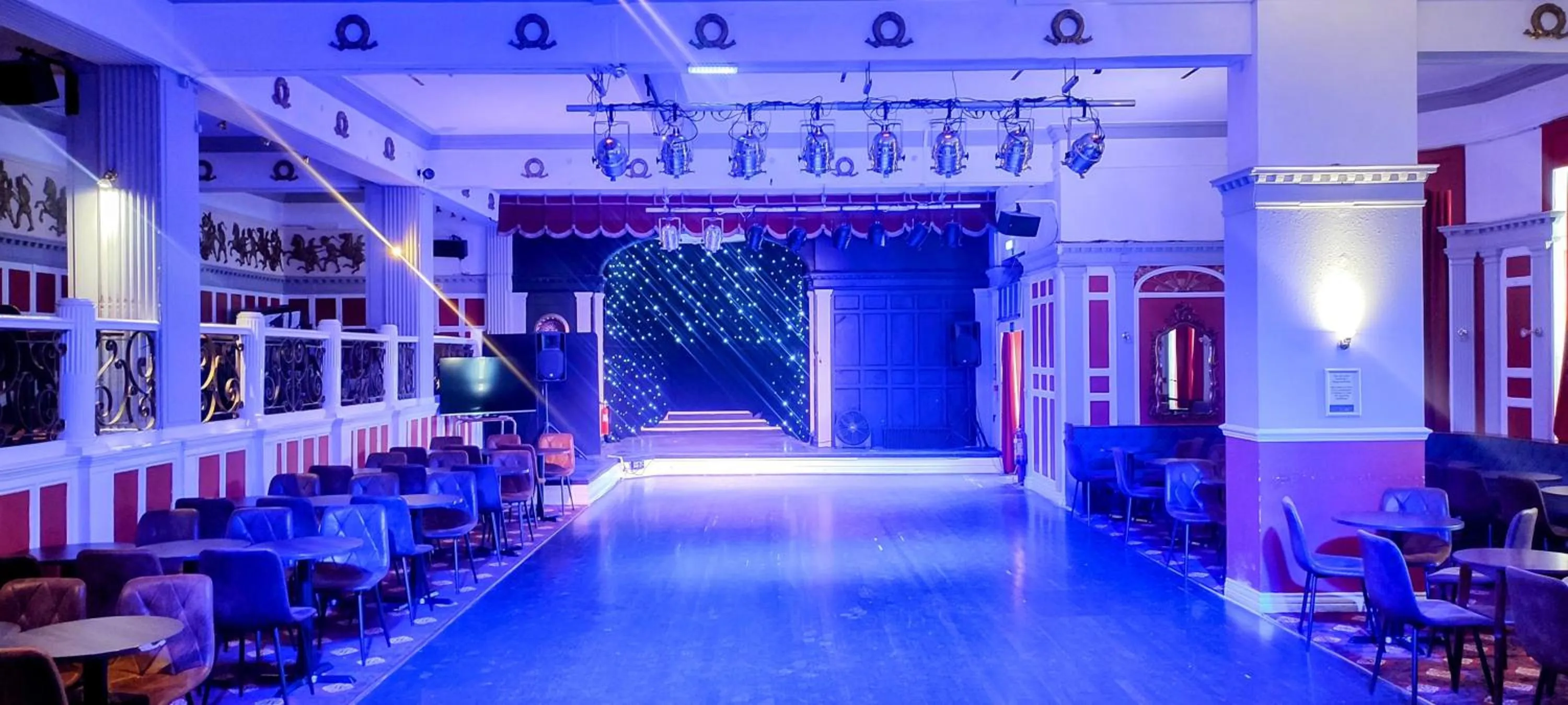 Nightclub / DJ in The Grand Hotel