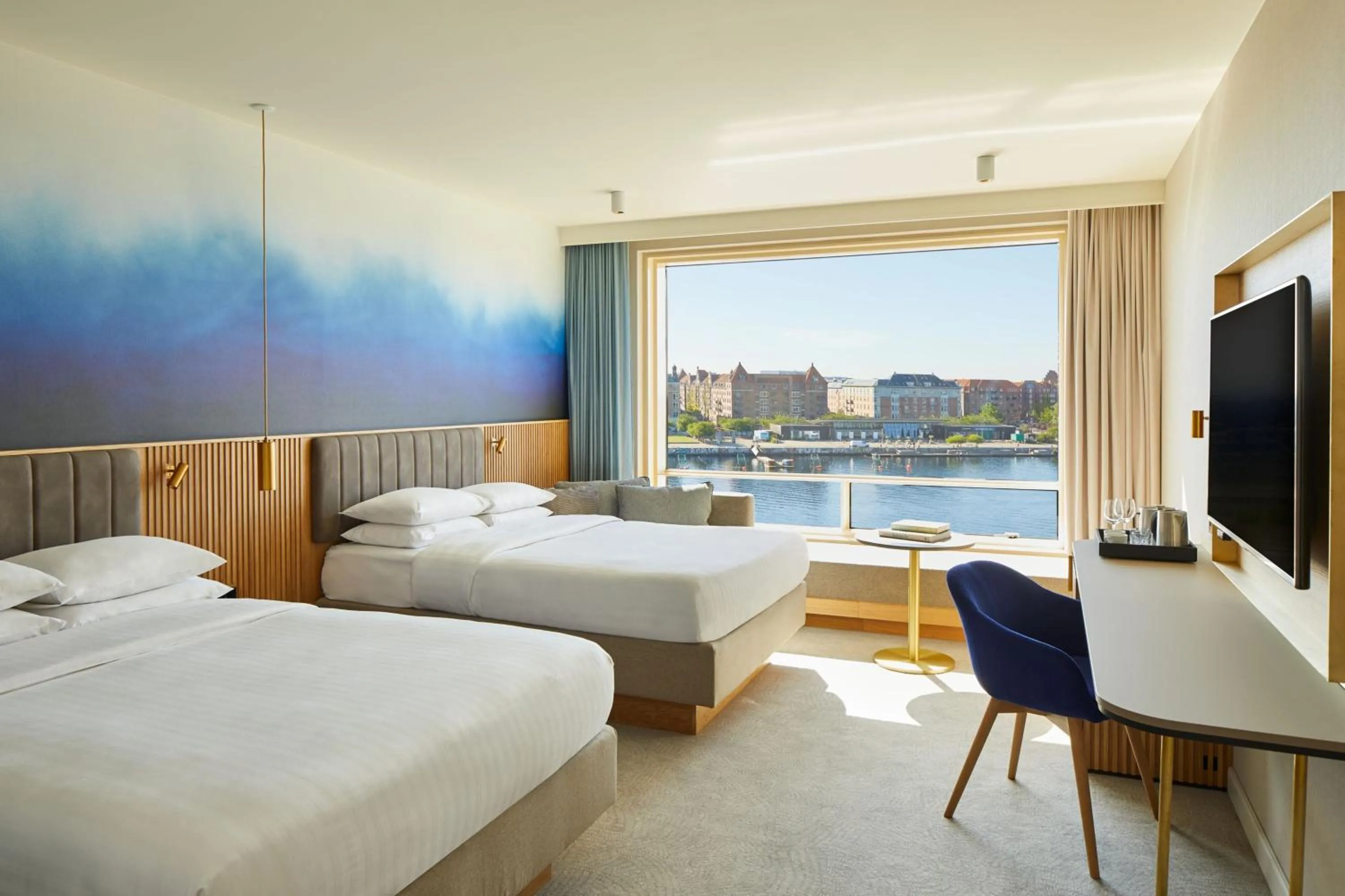 Photo of the whole room, Bed in Copenhagen Marriott Hotel