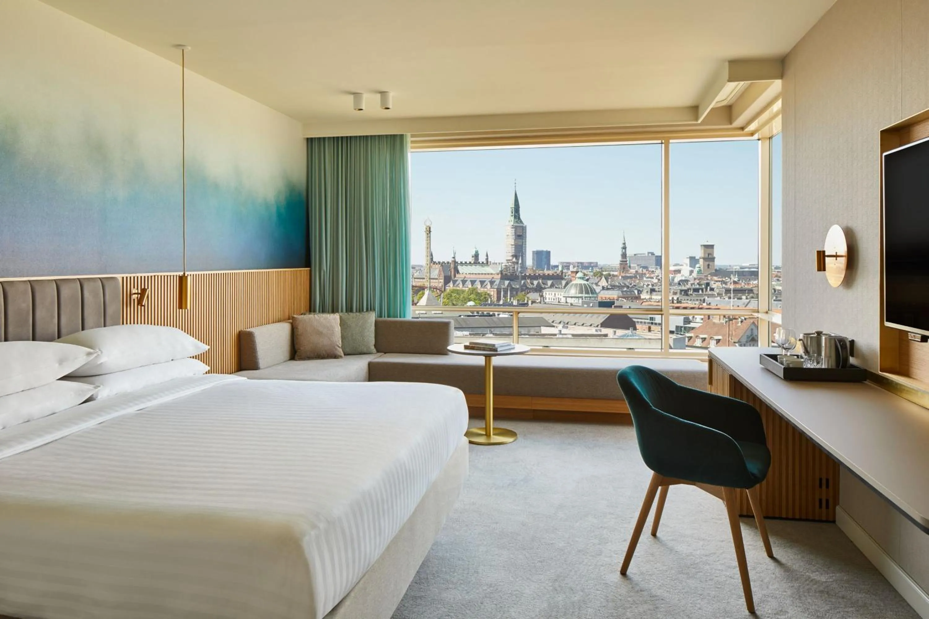 Photo of the whole room, Bed in Copenhagen Marriott Hotel