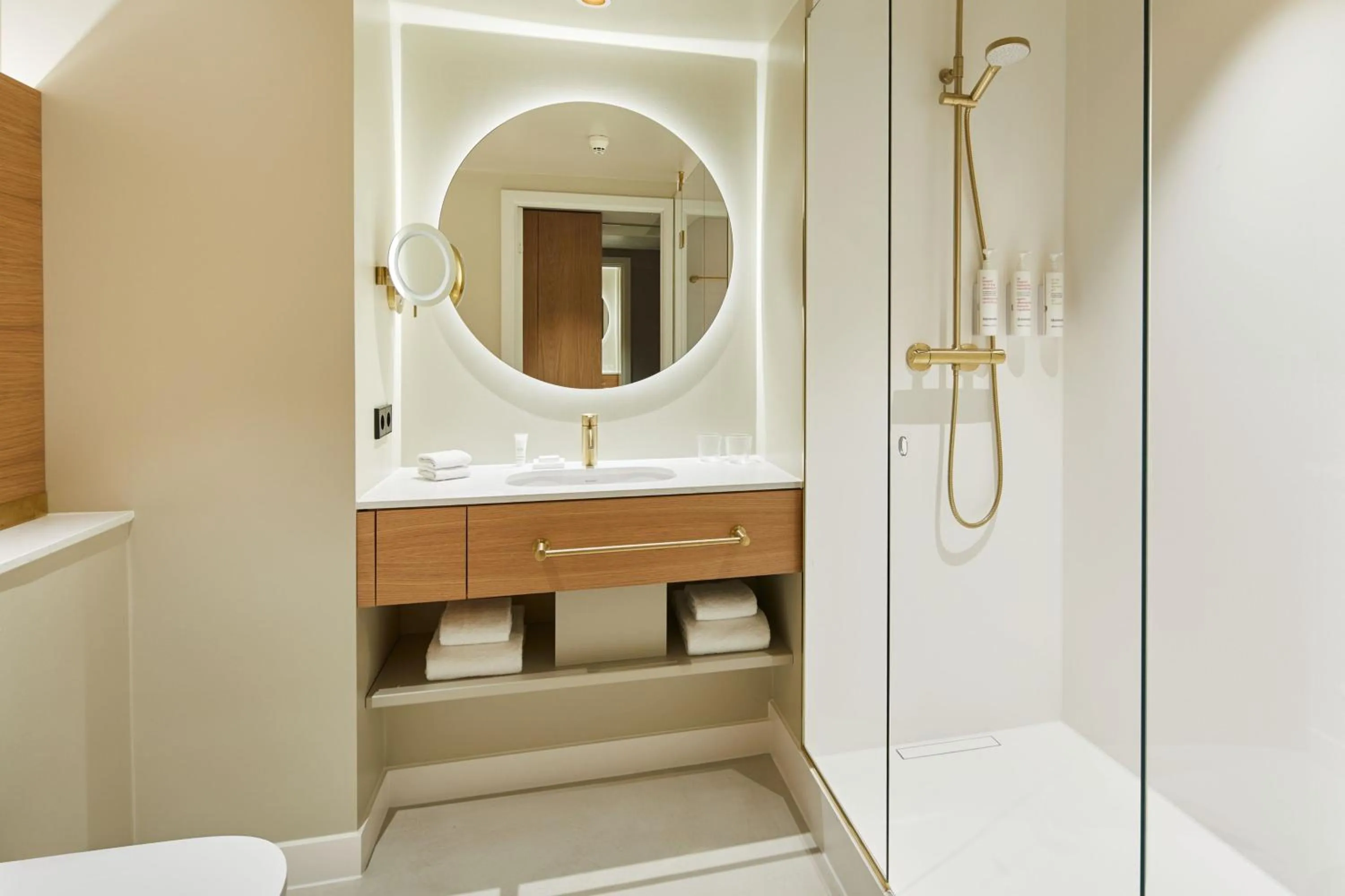 Bathroom in Copenhagen Marriott Hotel