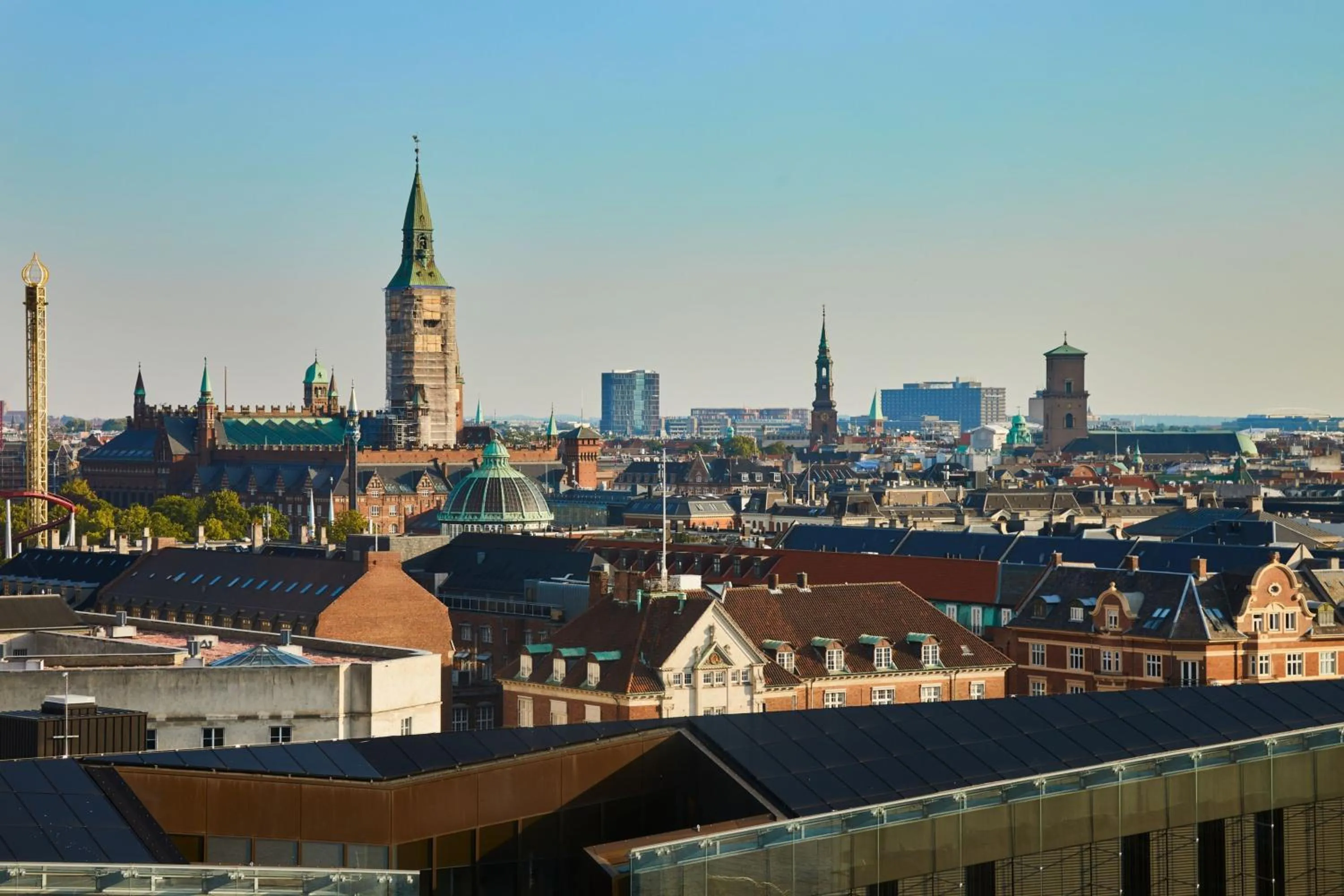 Photo of the whole room in Copenhagen Marriott Hotel
