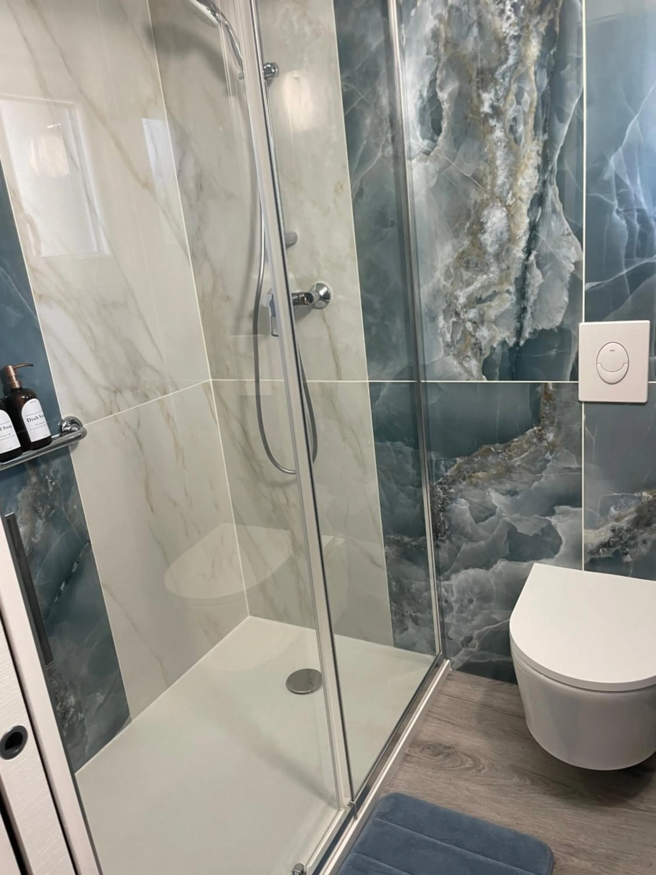 Shower in Villa Myami