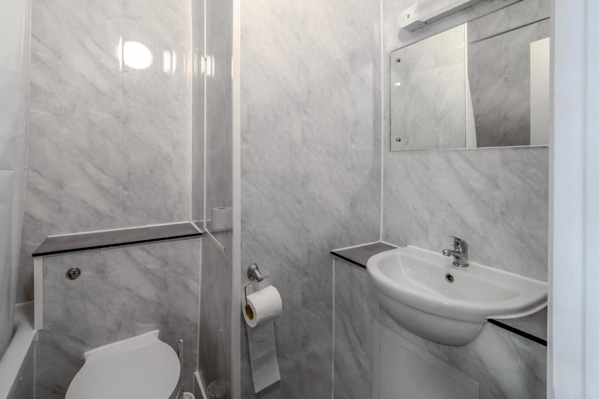 Bathroom in The Grand Burstin Hotel