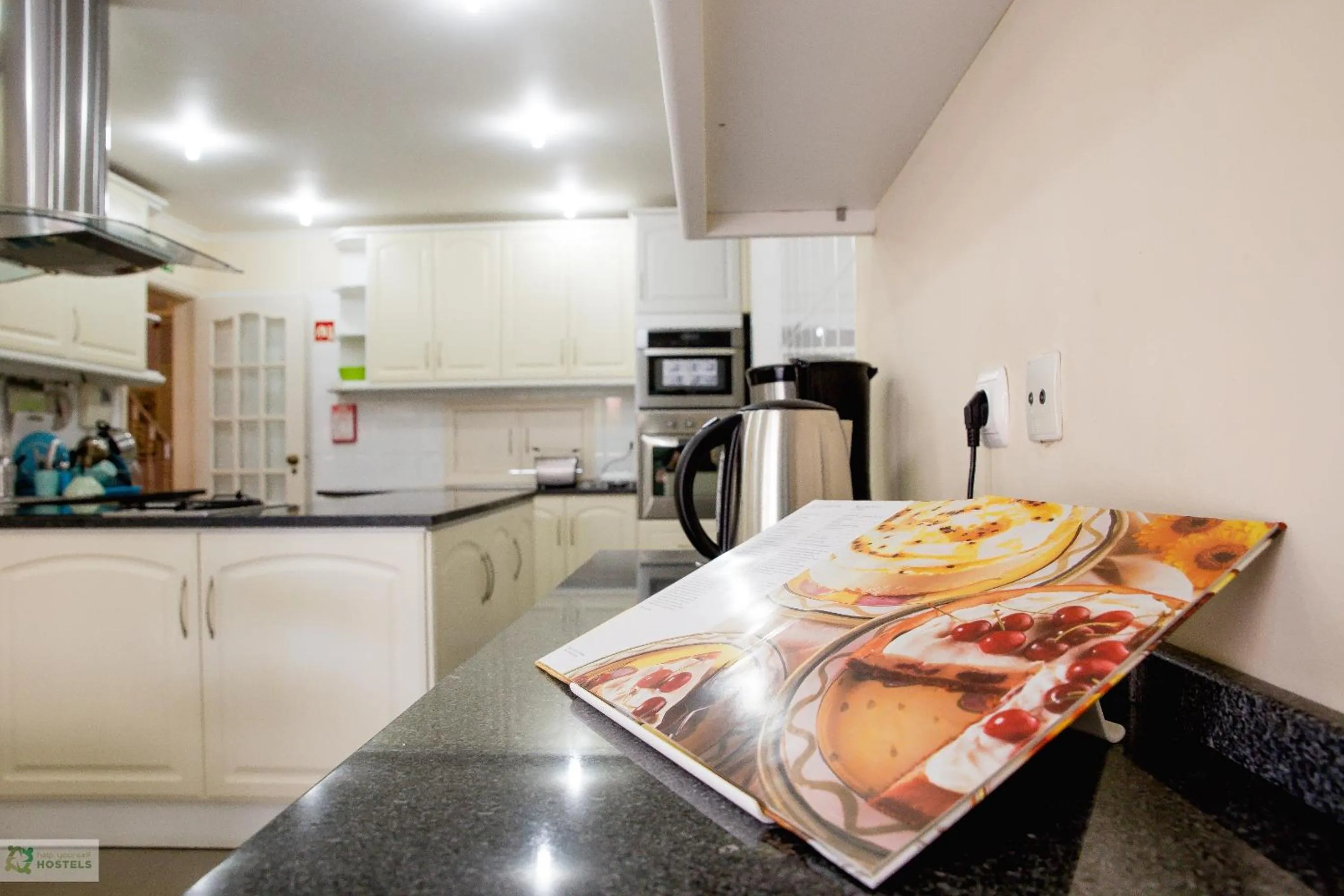 Coffee/tea facilities in Help Yourself Hostels - Carcavelos Coast