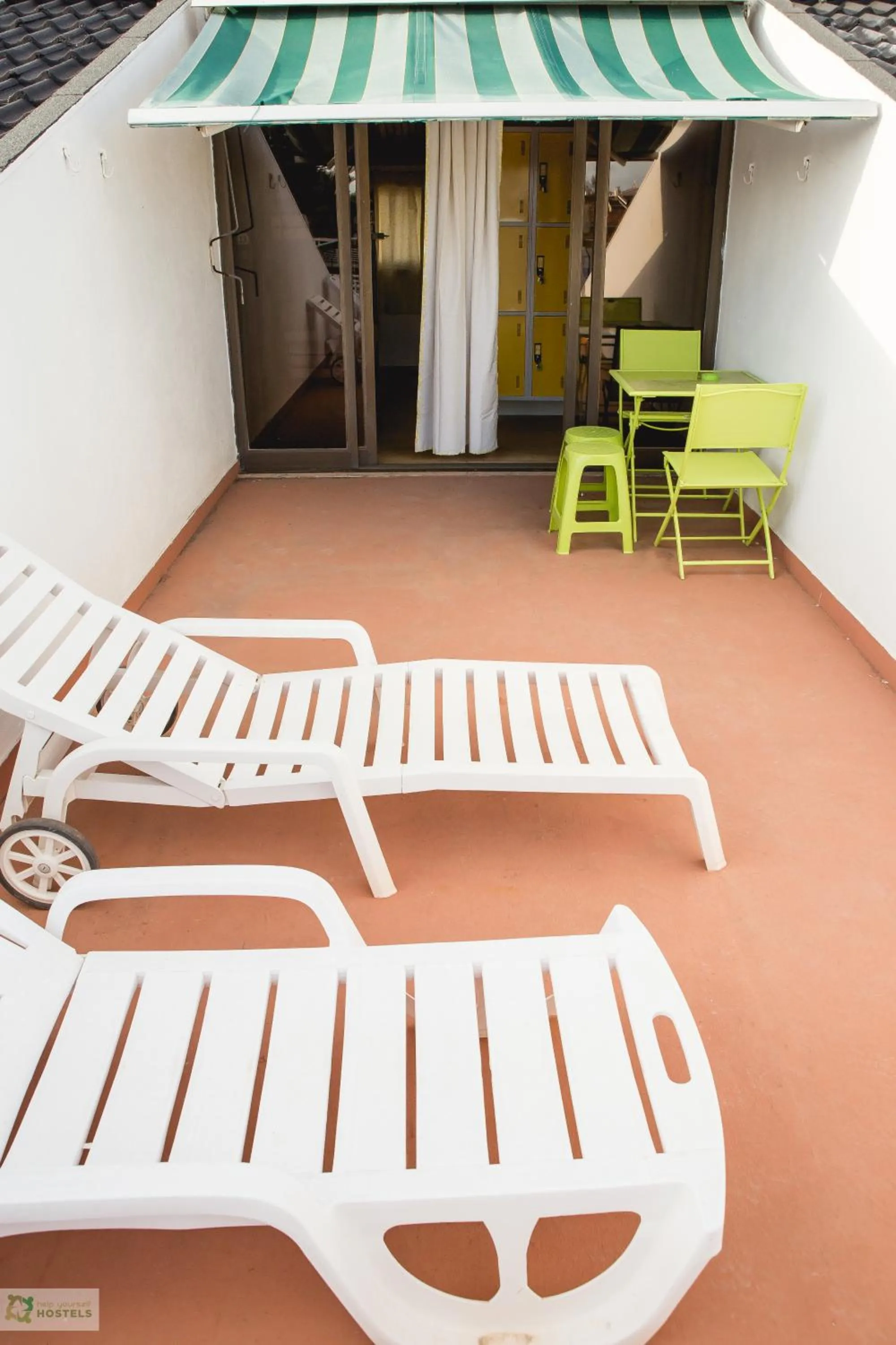 Balcony/Terrace in Help Yourself Hostels - Carcavelos Coast