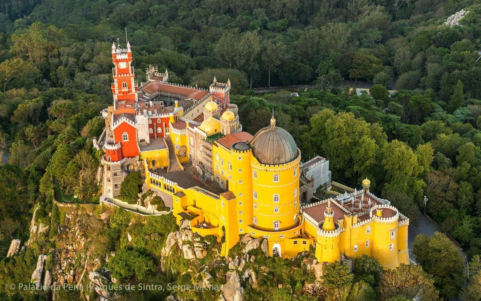 Nearby landmark in Help Yourself Hostels - Carcavelos Coast