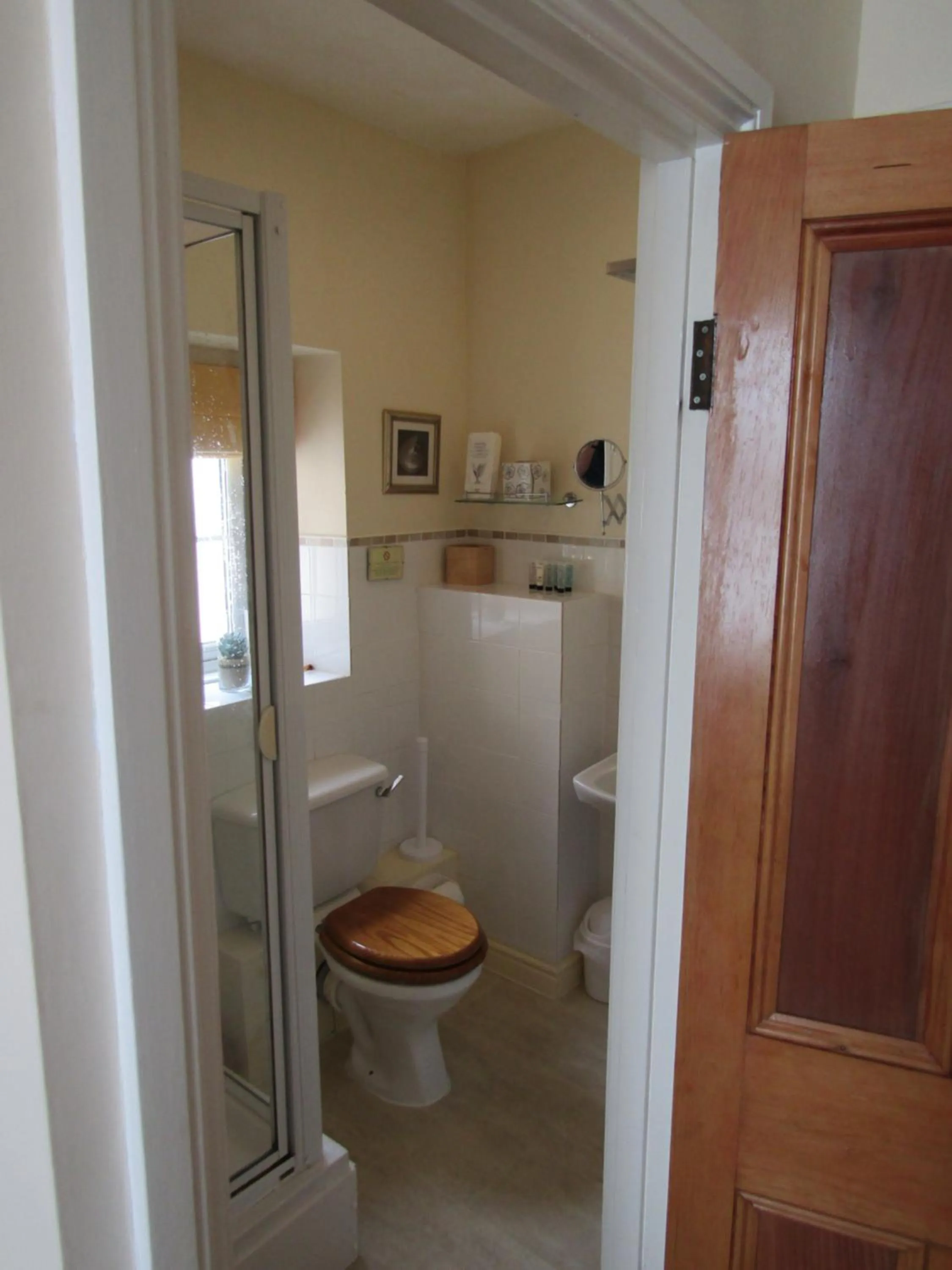 Bathroom in Harringtons at 14