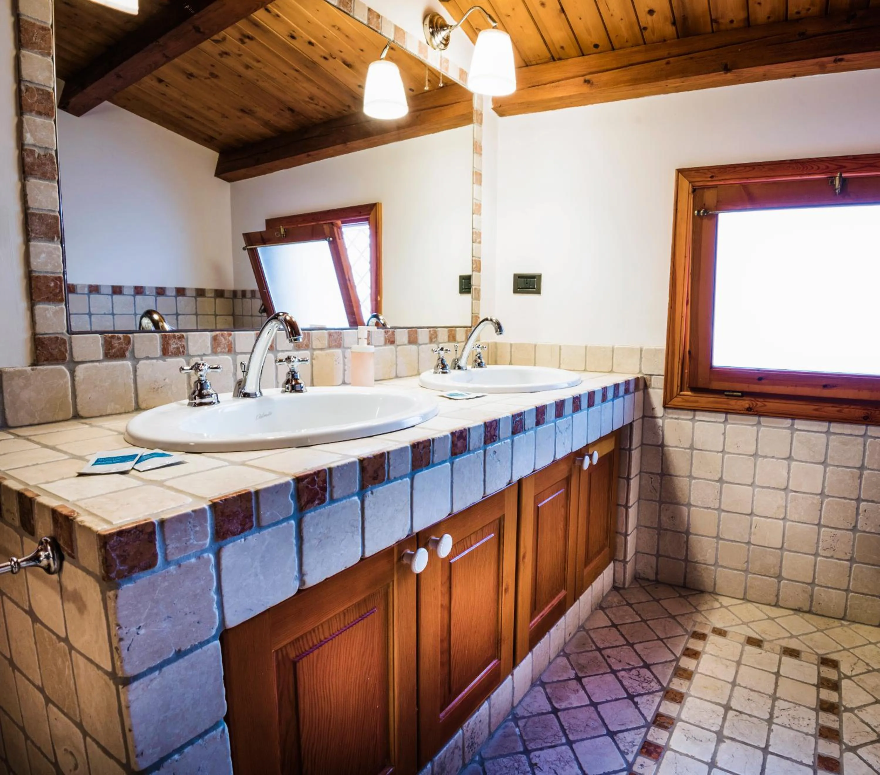 Bathroom in La Casa di Ilde al Duomo - Ortigia Holidays