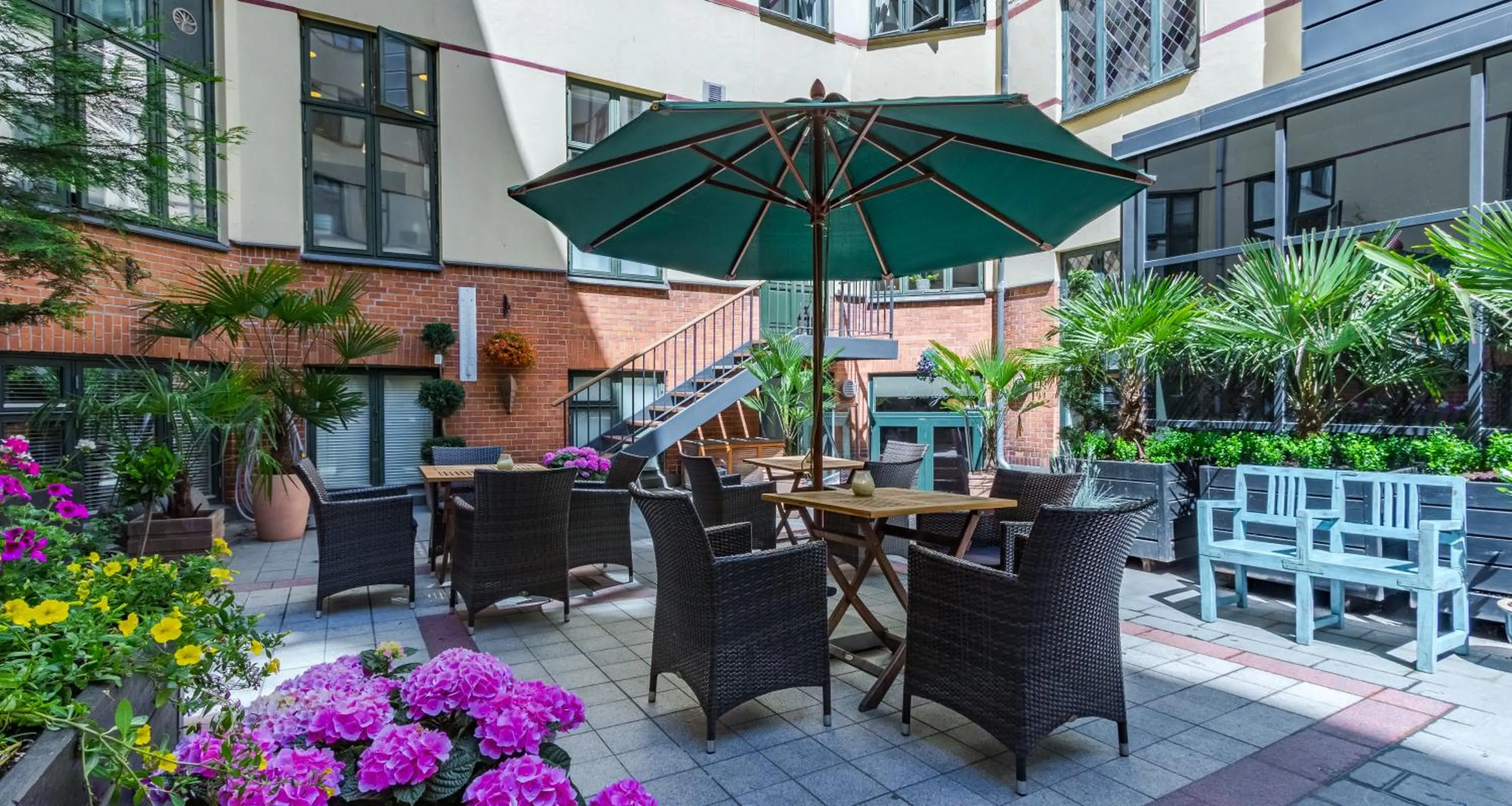 Garden in Best Western Hotel Hebron