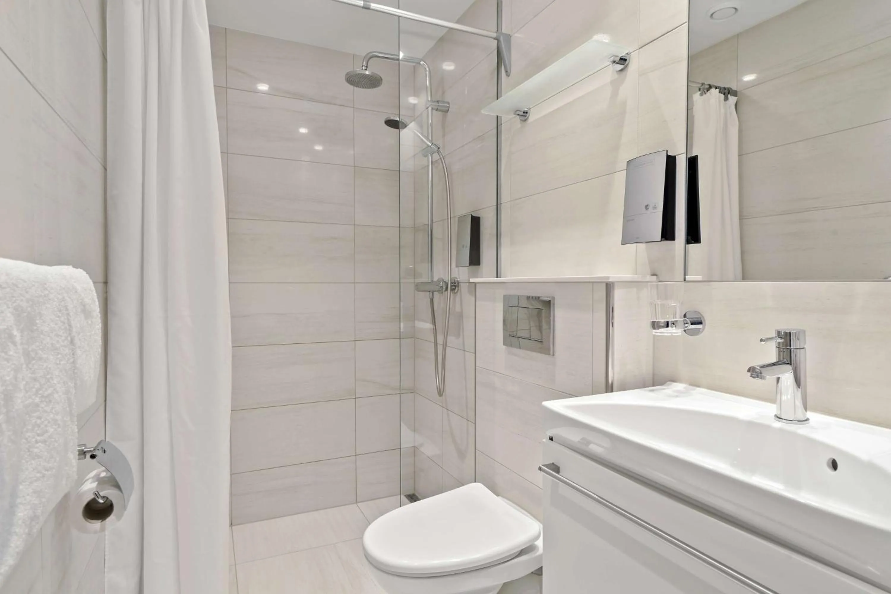 Bathroom in Best Western Hotel Hebron