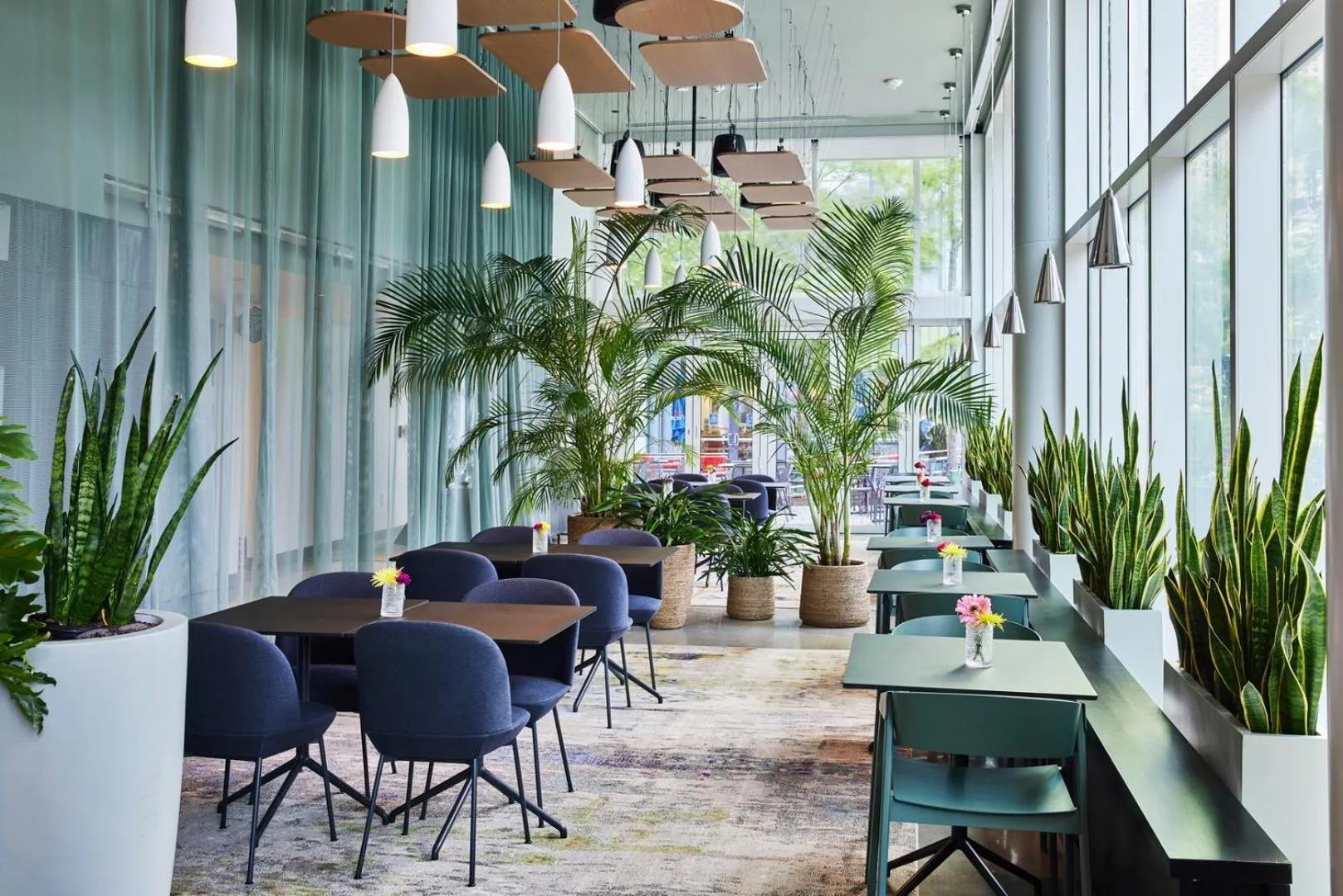 Restaurant/places to eat in YOTEL Boston