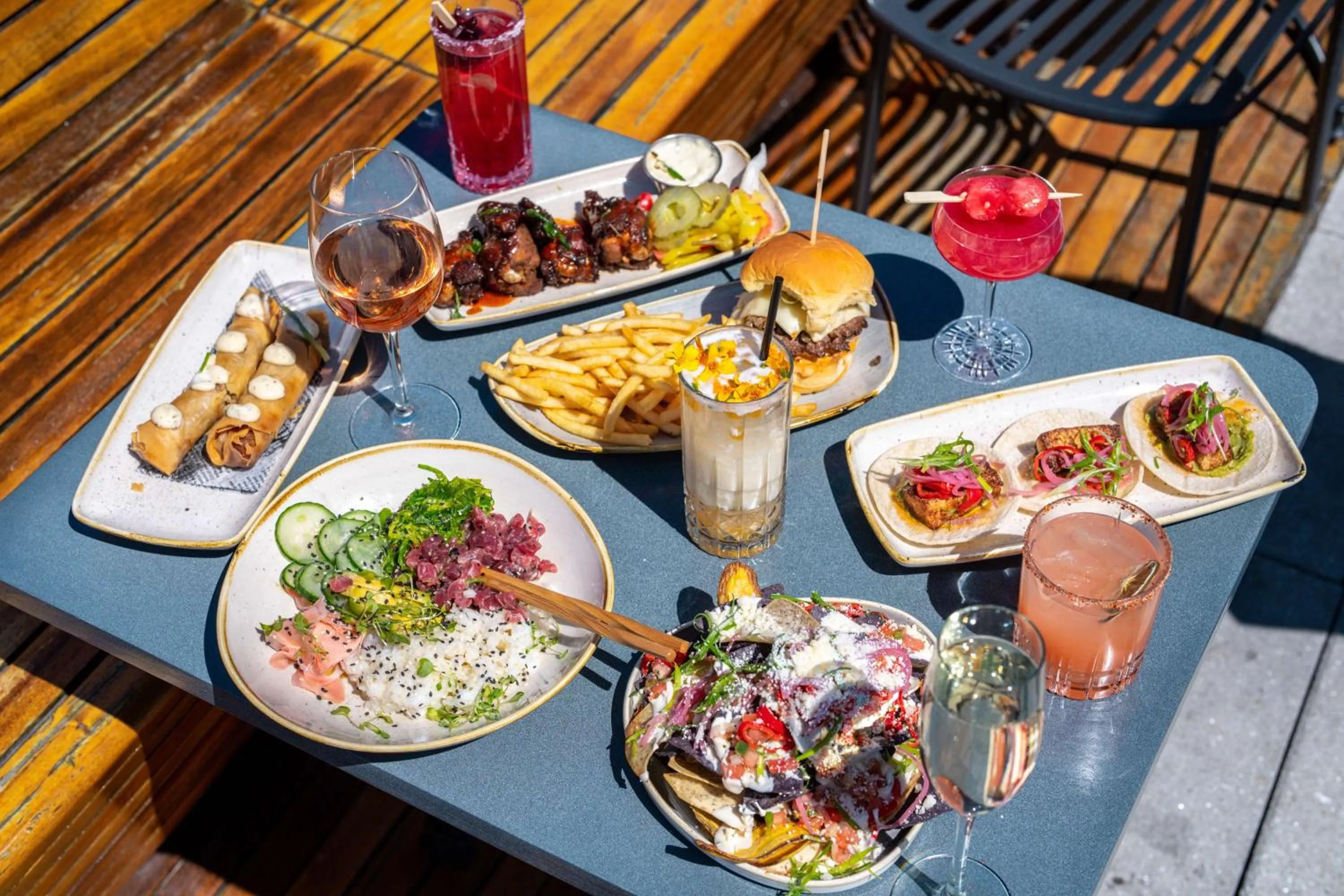 Restaurant/places to eat in YOTEL Boston