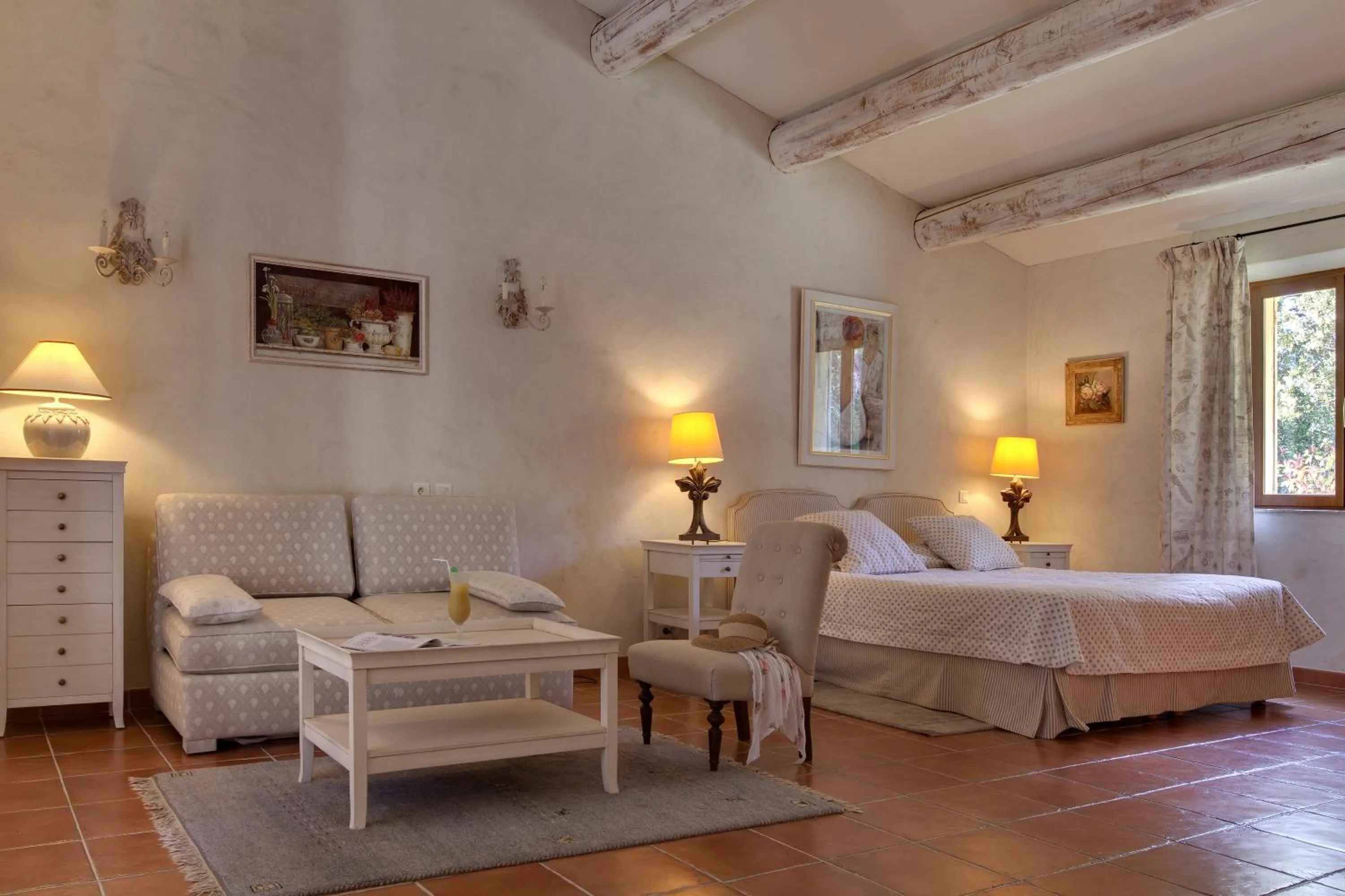 Photo of the whole room, Bed in Hôtel Restaurant Mas de Fauchon - Teritoria