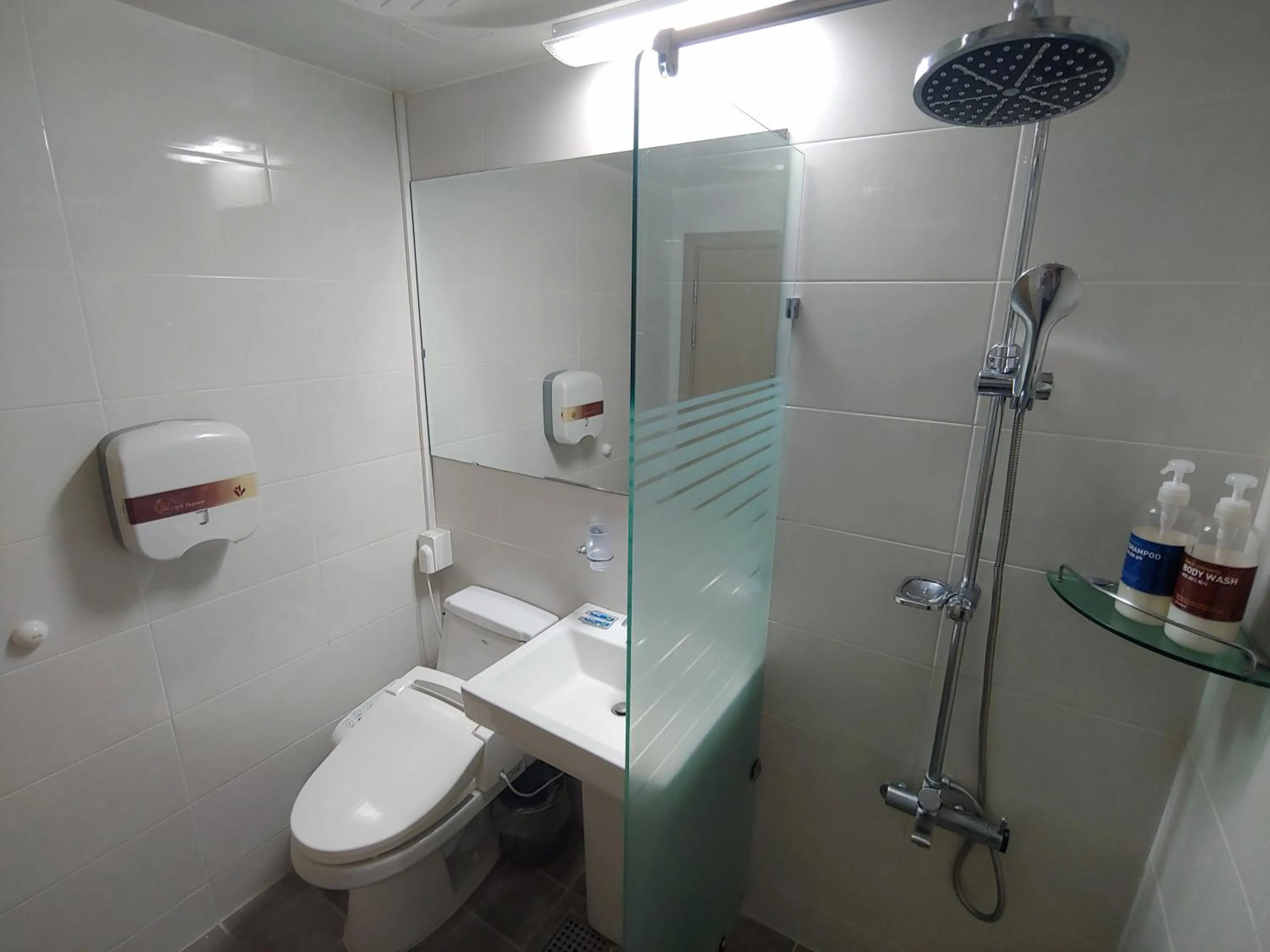 Toilet in Gallery Hotel BnB