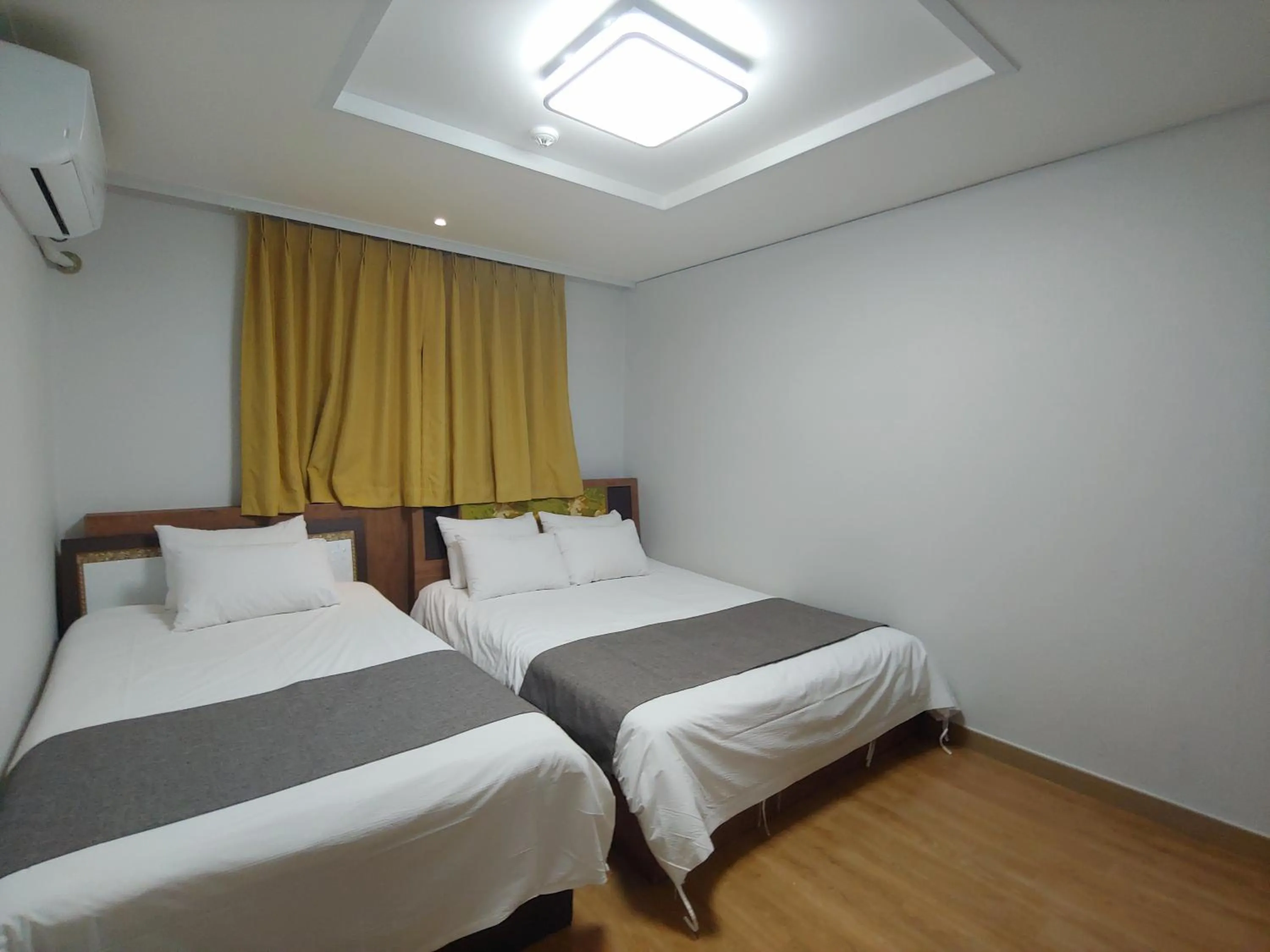 Photo of the whole room in Gallery Hotel BnB