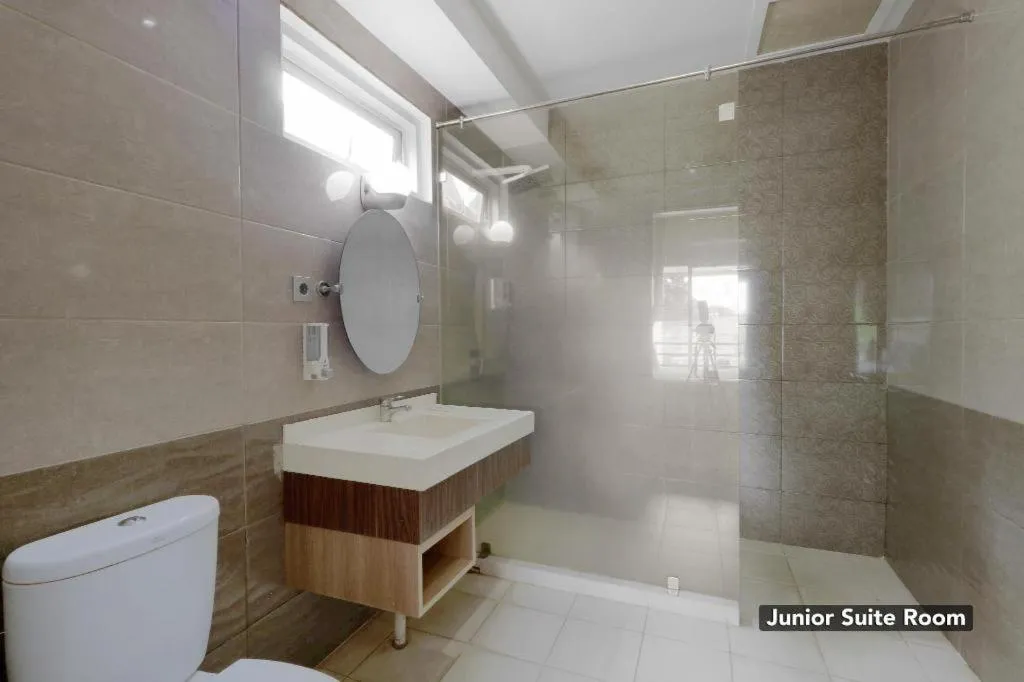 Shower in Mutiara Suites