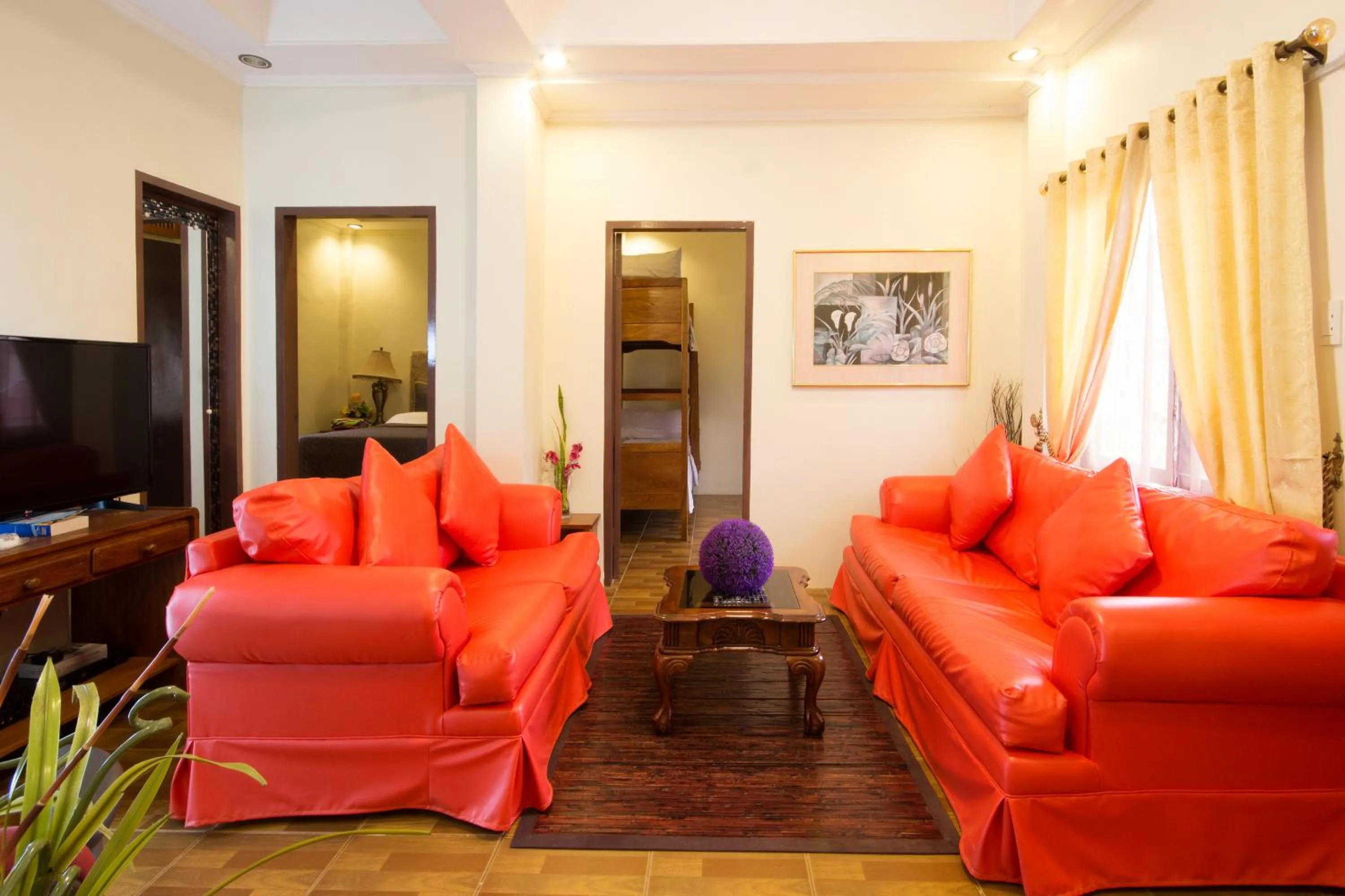 Living room in Foxy's Beach Resort