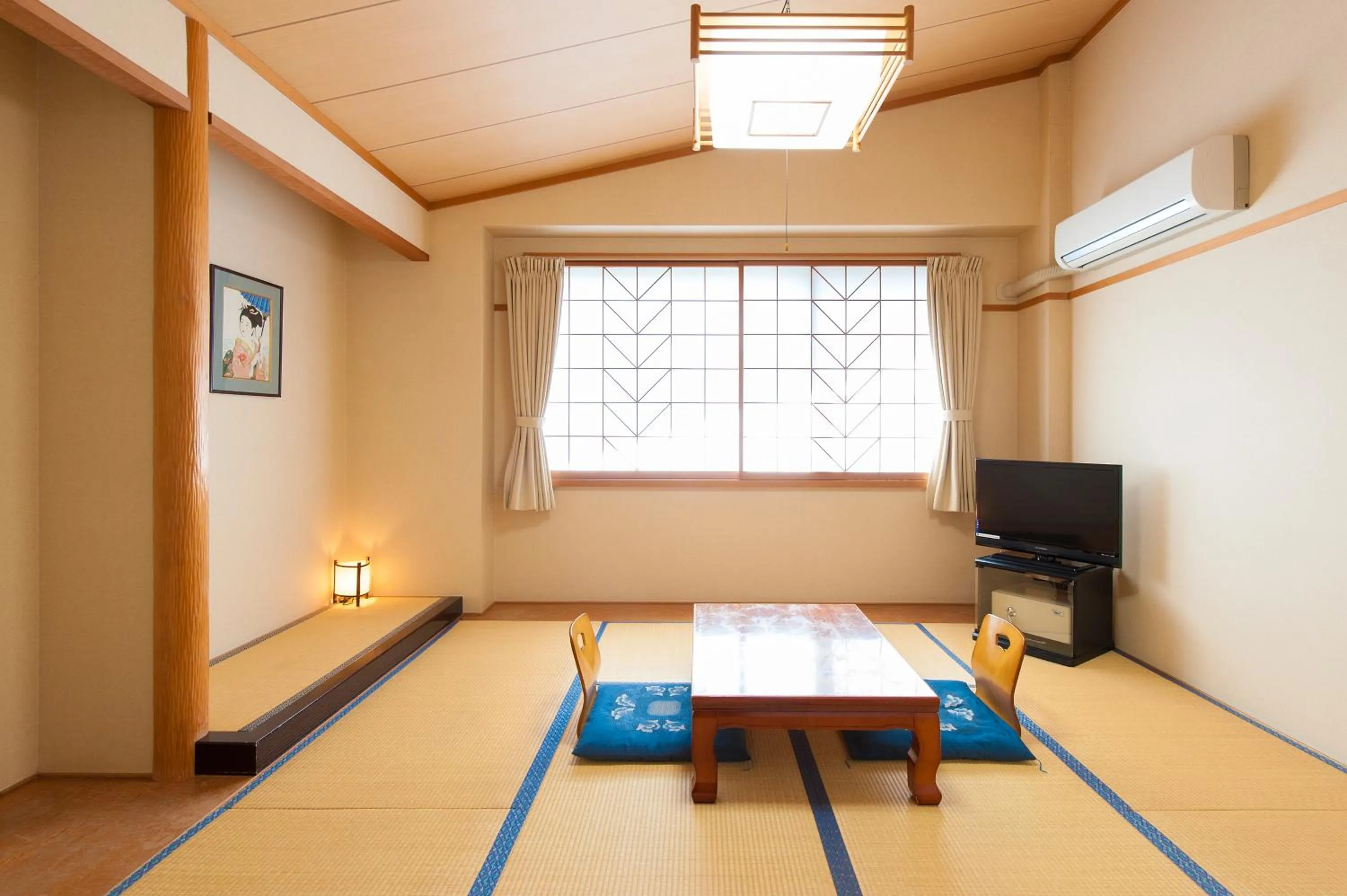 Photo of the whole room, Bed in Watarase Onsen Hotel Yamayuri
