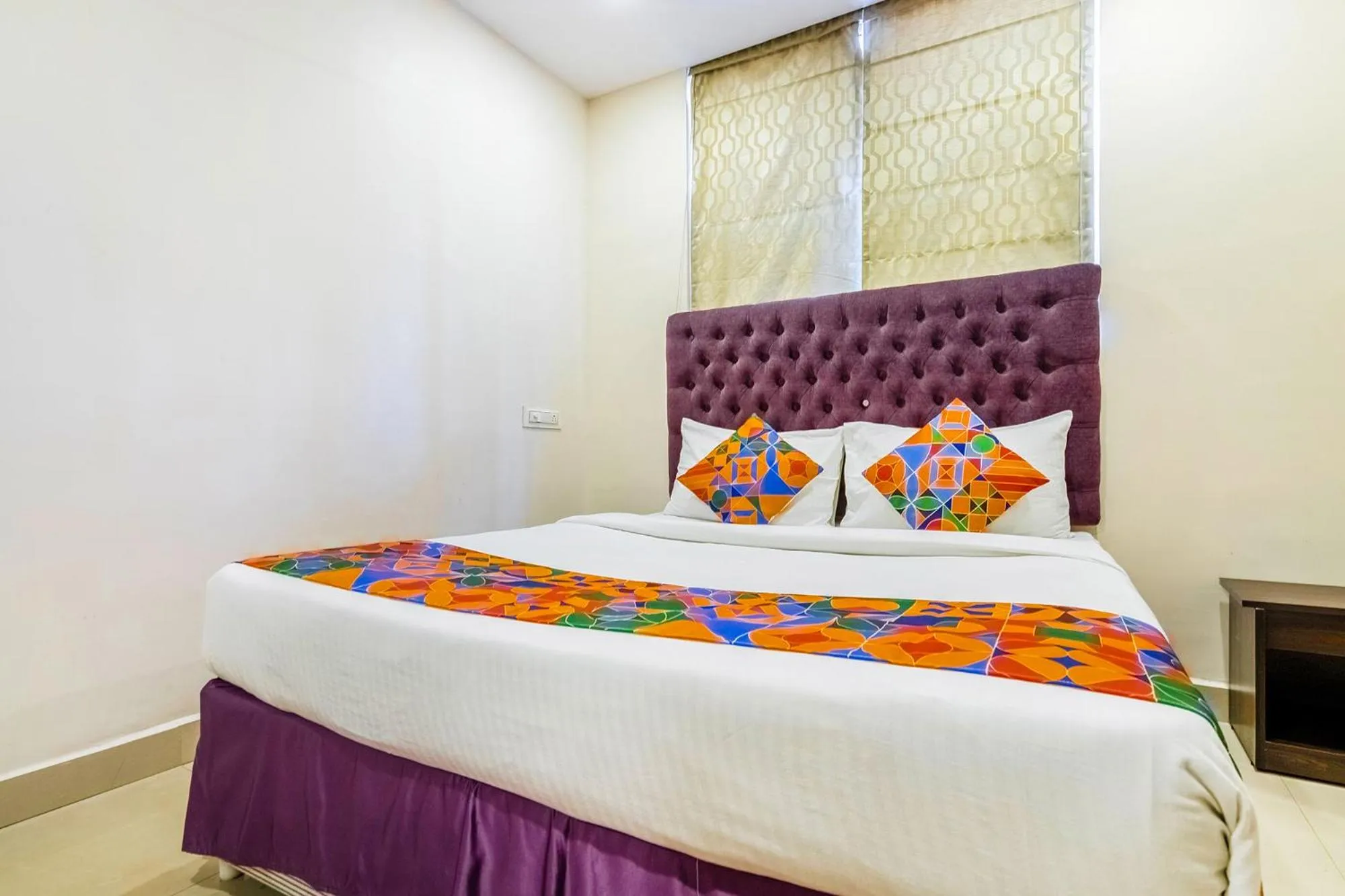 Seating area, Bed in FabHotel VJR HSR