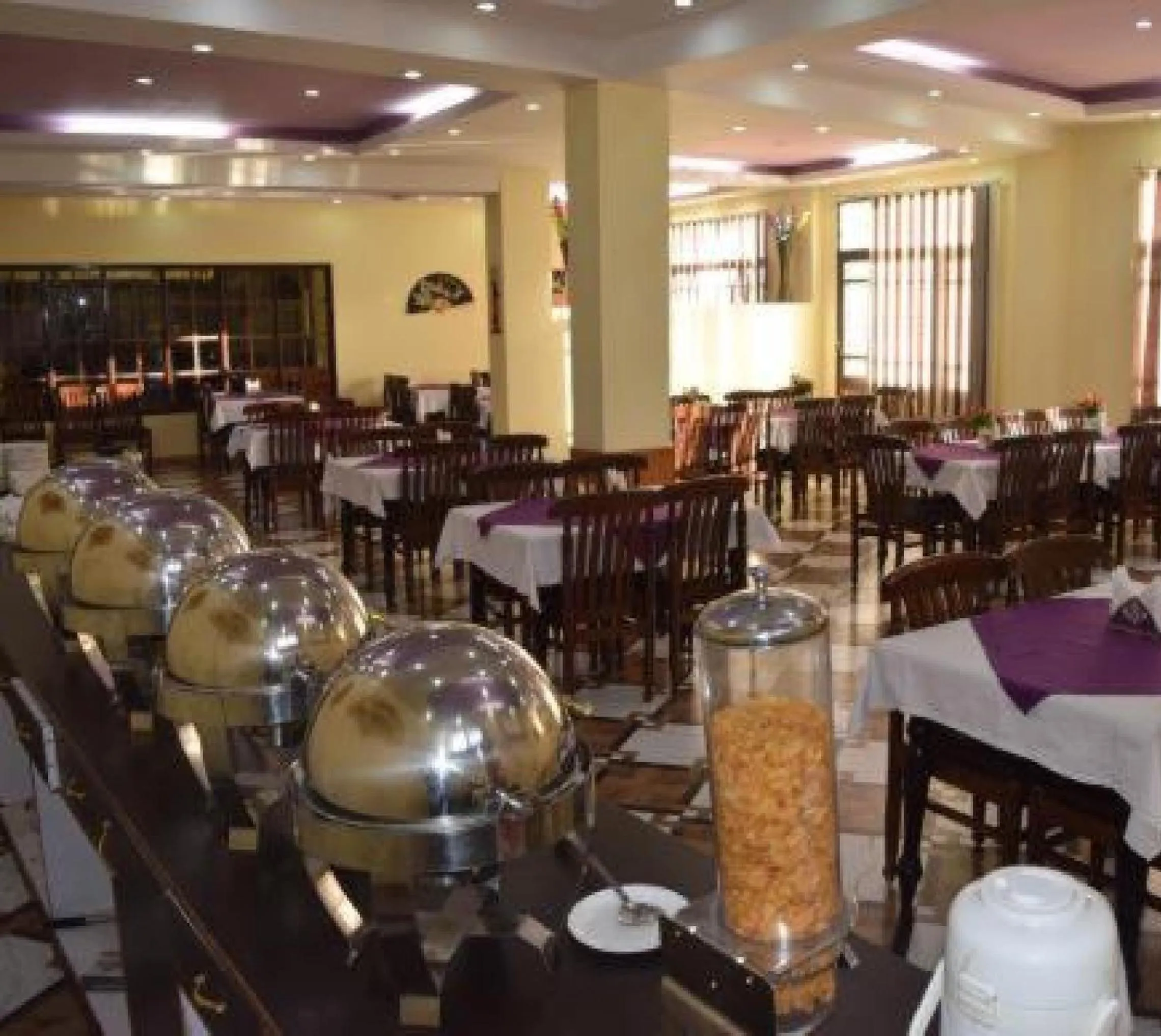 Restaurant/places to eat in Hotel D'Zojila