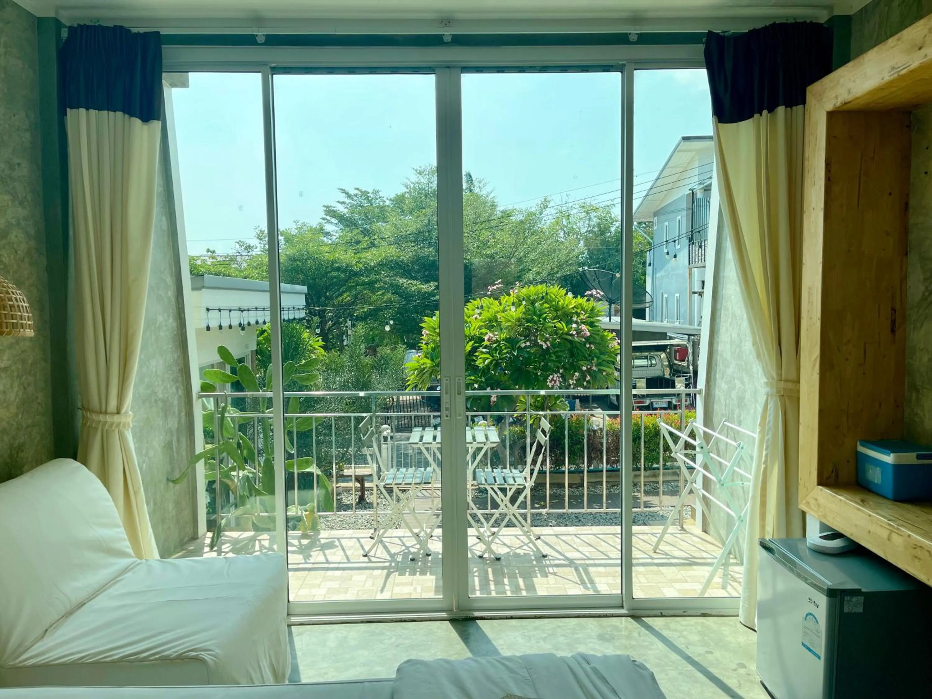 View (from property/room), Bed in Check-in Resort Koh Larn