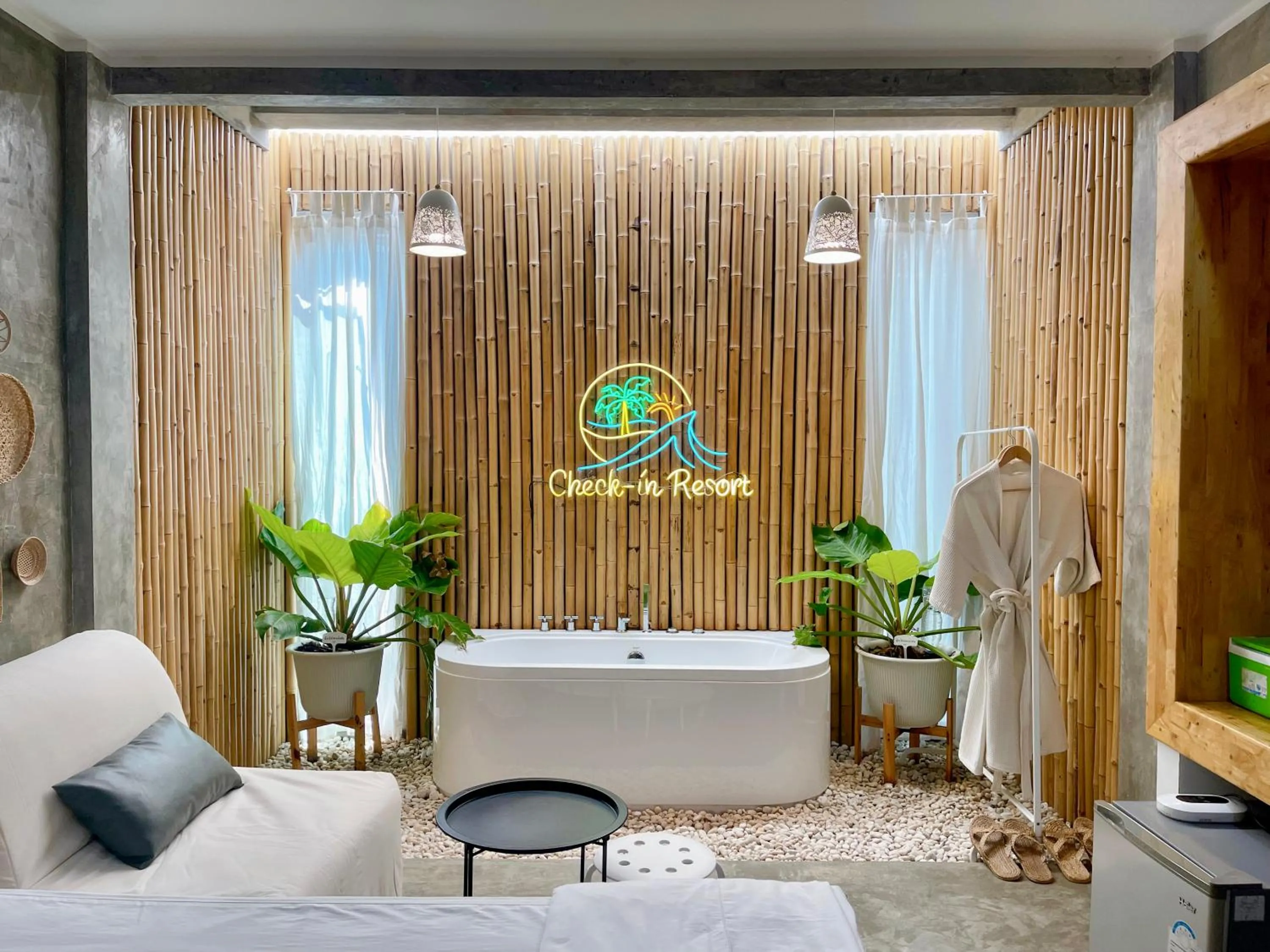 Photo of the whole room, Bed in Check-in Resort Koh Larn