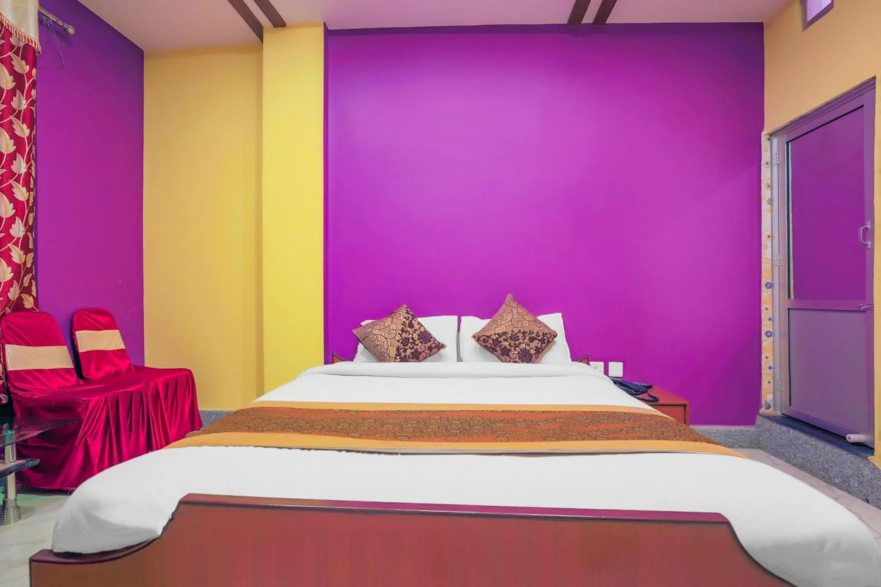 Bedroom in Hotel Diamond