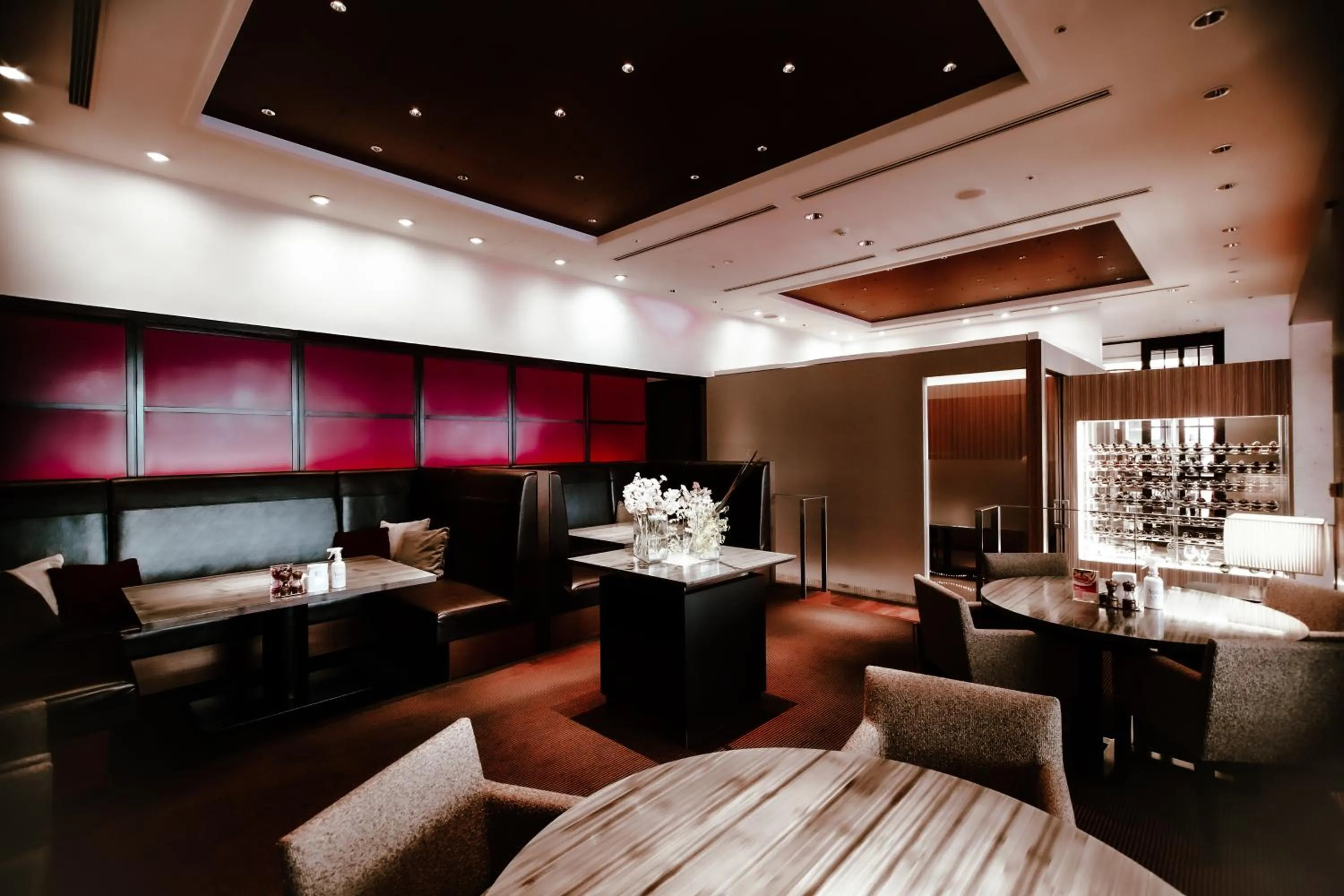 Restaurant/places to eat in Oarks Canal Park Hotel Toyama