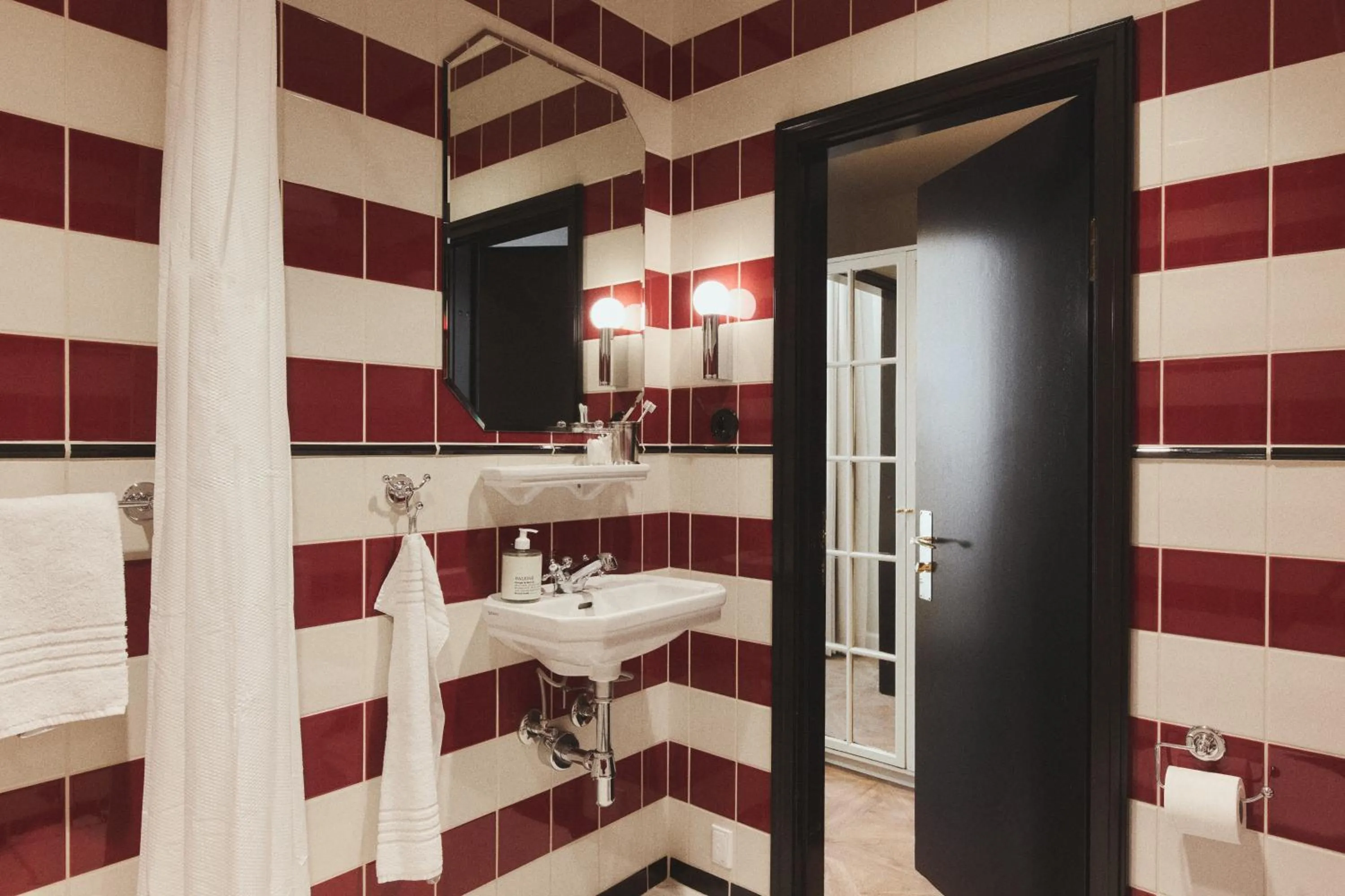 Bathroom in Hotel Kong Frederik