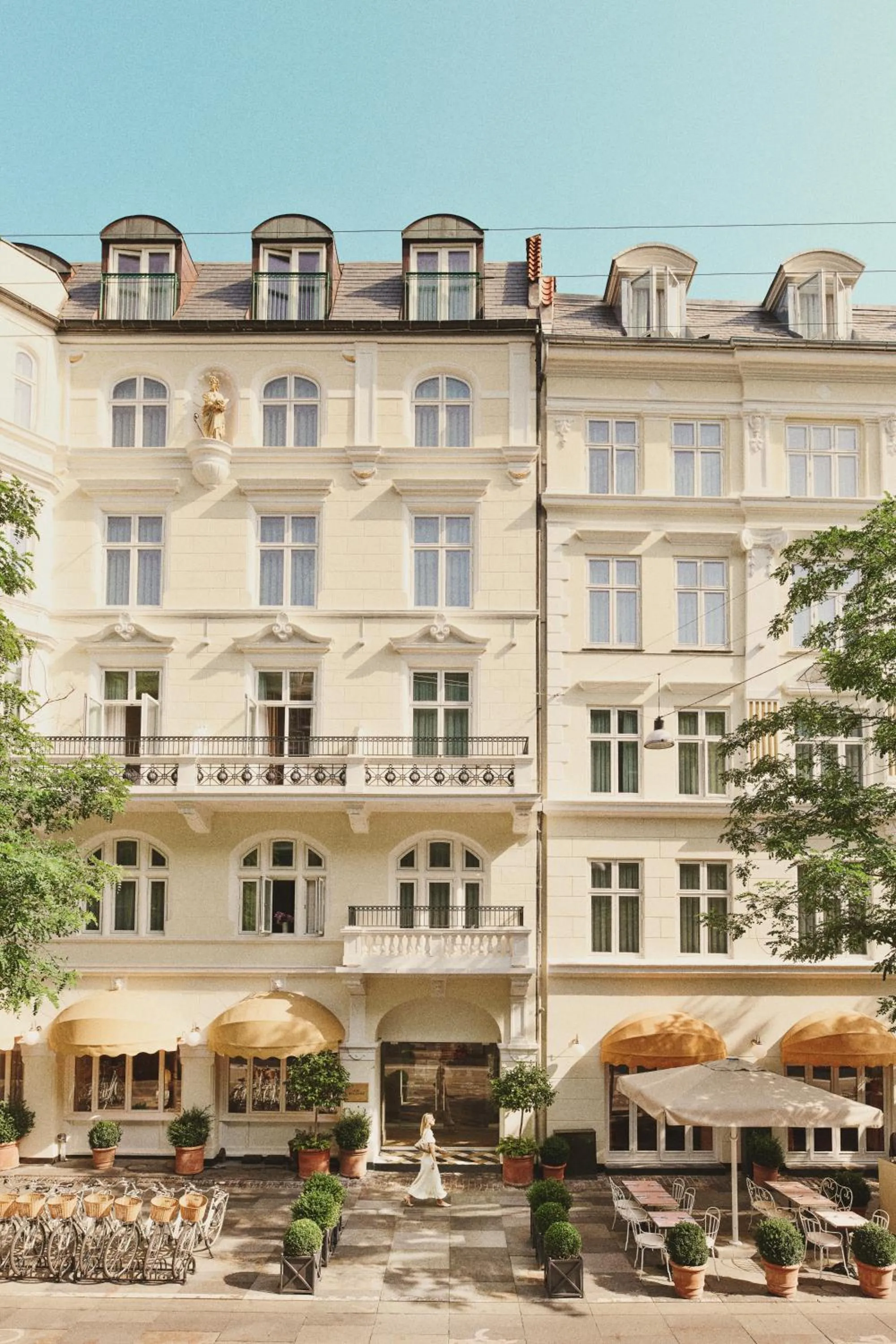 Facade/entrance in Hotel Kong Frederik