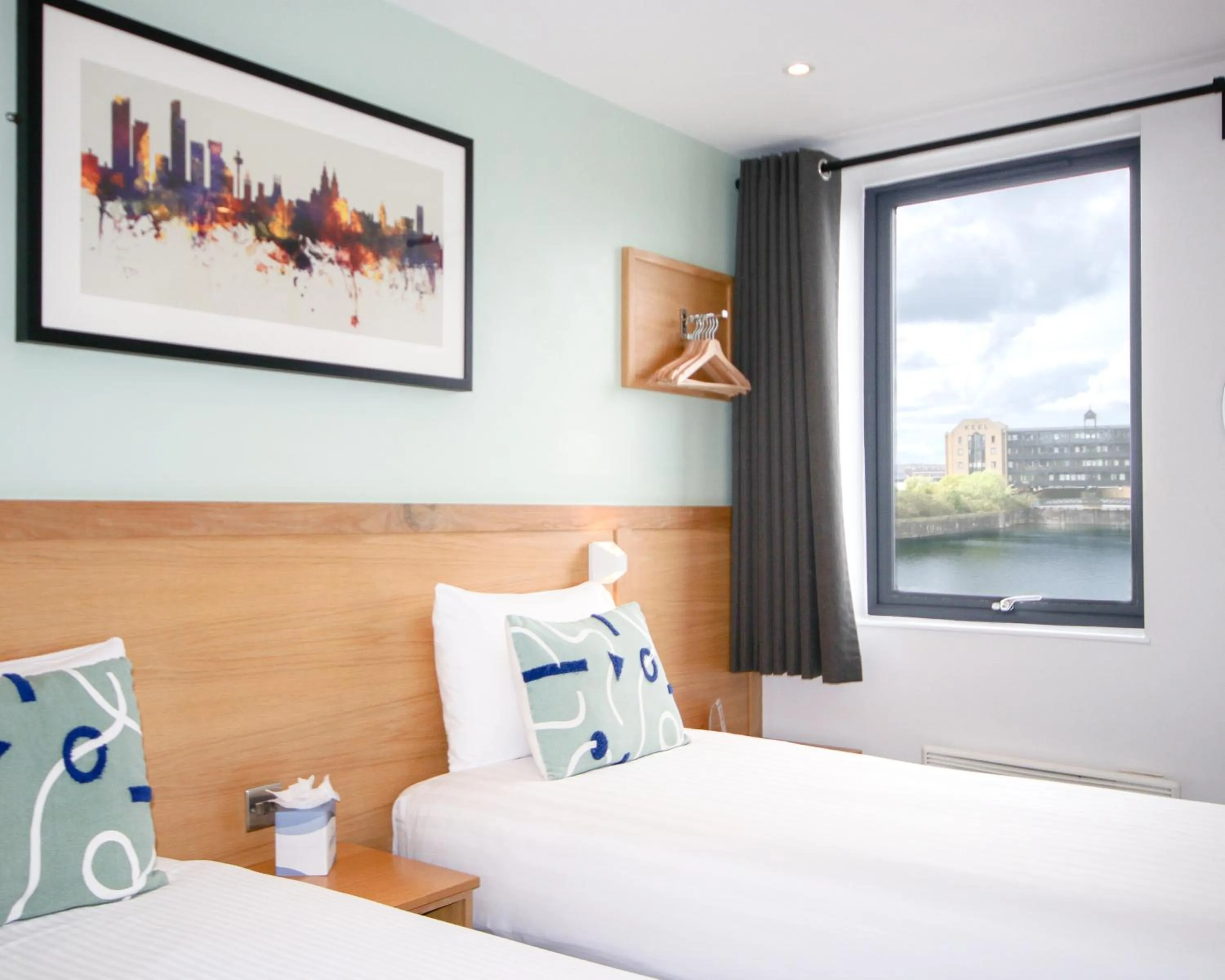 Bed in The Dolby Hotel Liverpool - Free city centre parking