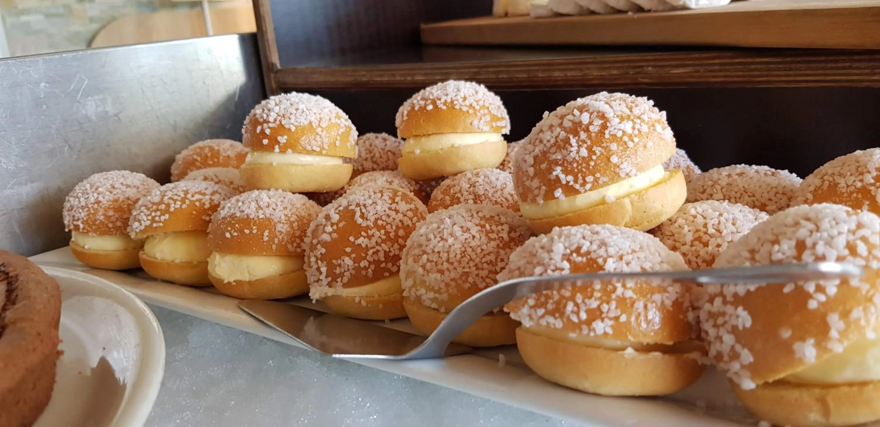 Food and drinks in The Originals City Hôtel Marseille Aéroport