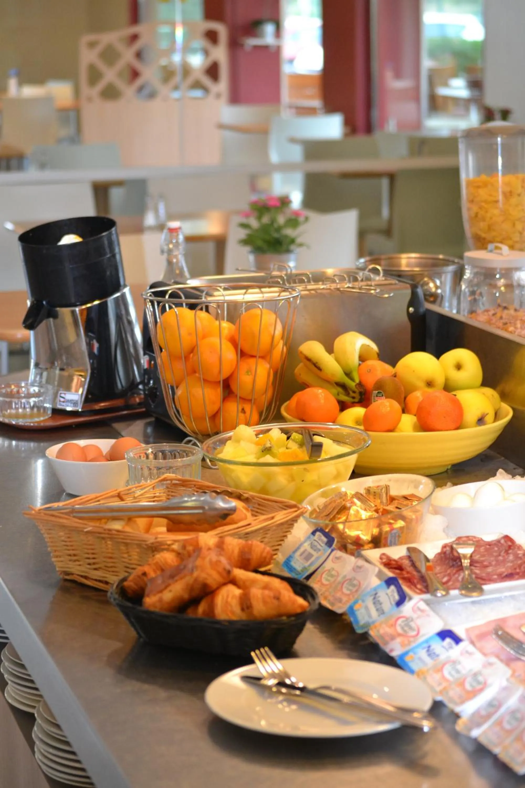 Food close-up in The Originals City Hôtel Marseille Aéroport
