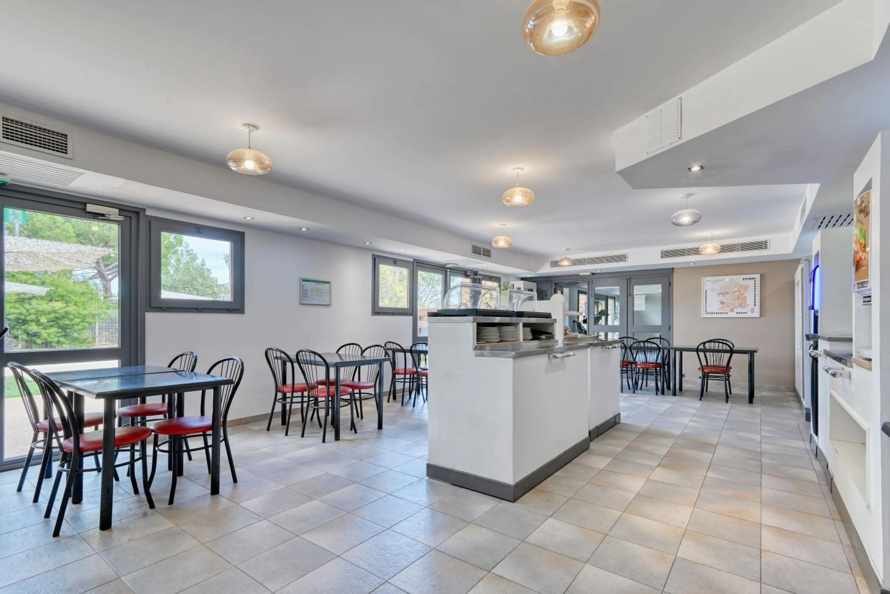 Restaurant/places to eat in Villa Martégale Hôtel Restaurant