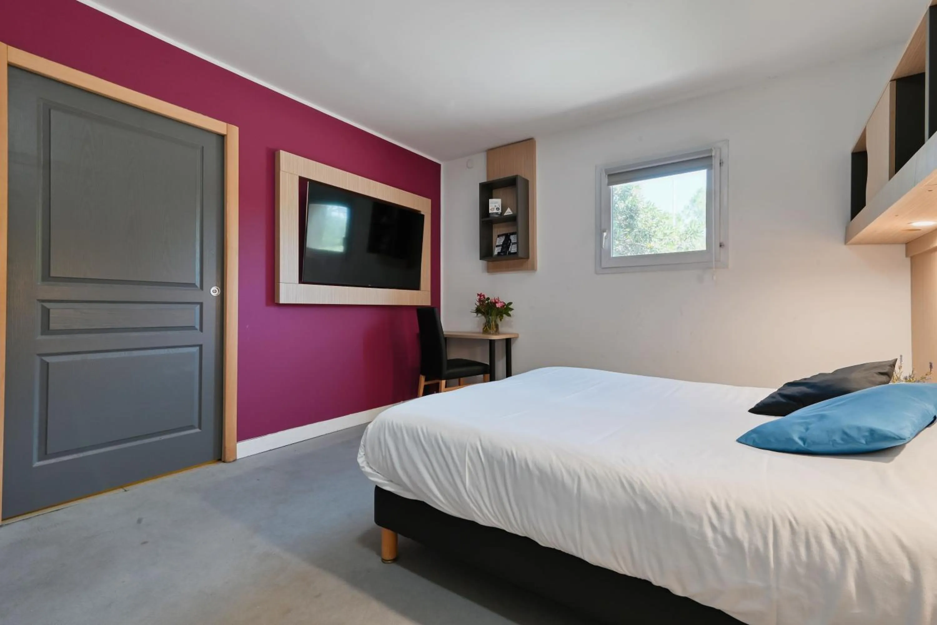 Bedroom, Bed in Villa Martégale Hôtel Restaurant