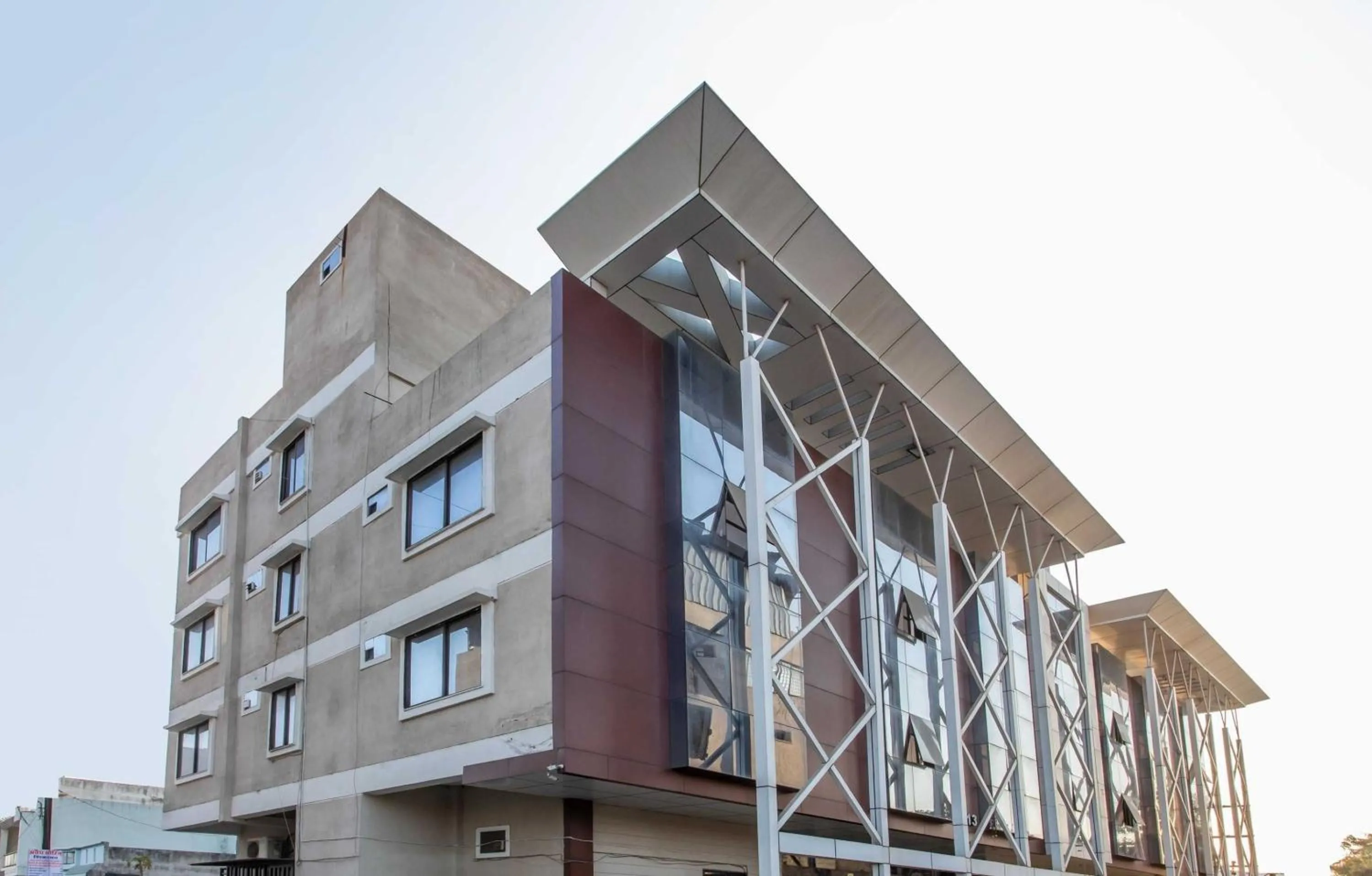 Facade/entrance in Capital O Swan Paradise