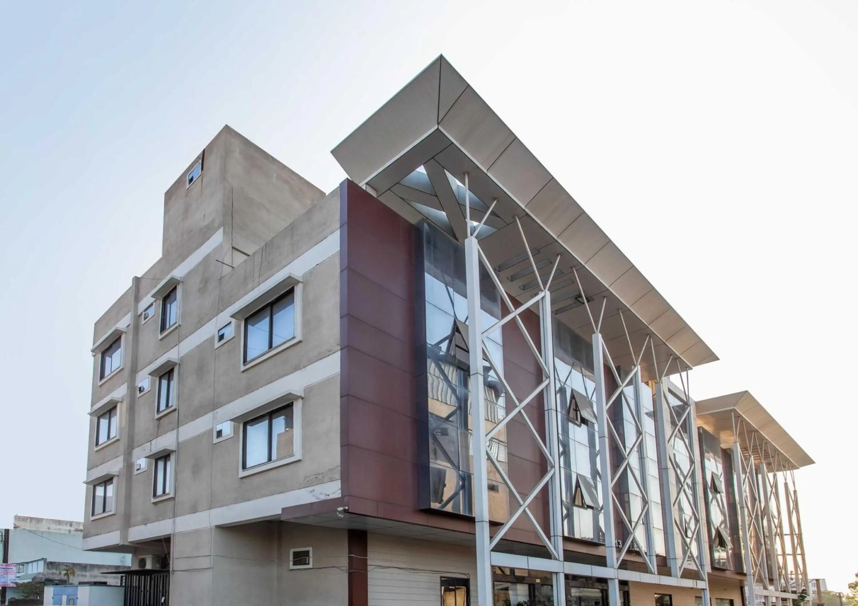 Facade/entrance in Capital O Swan Paradise