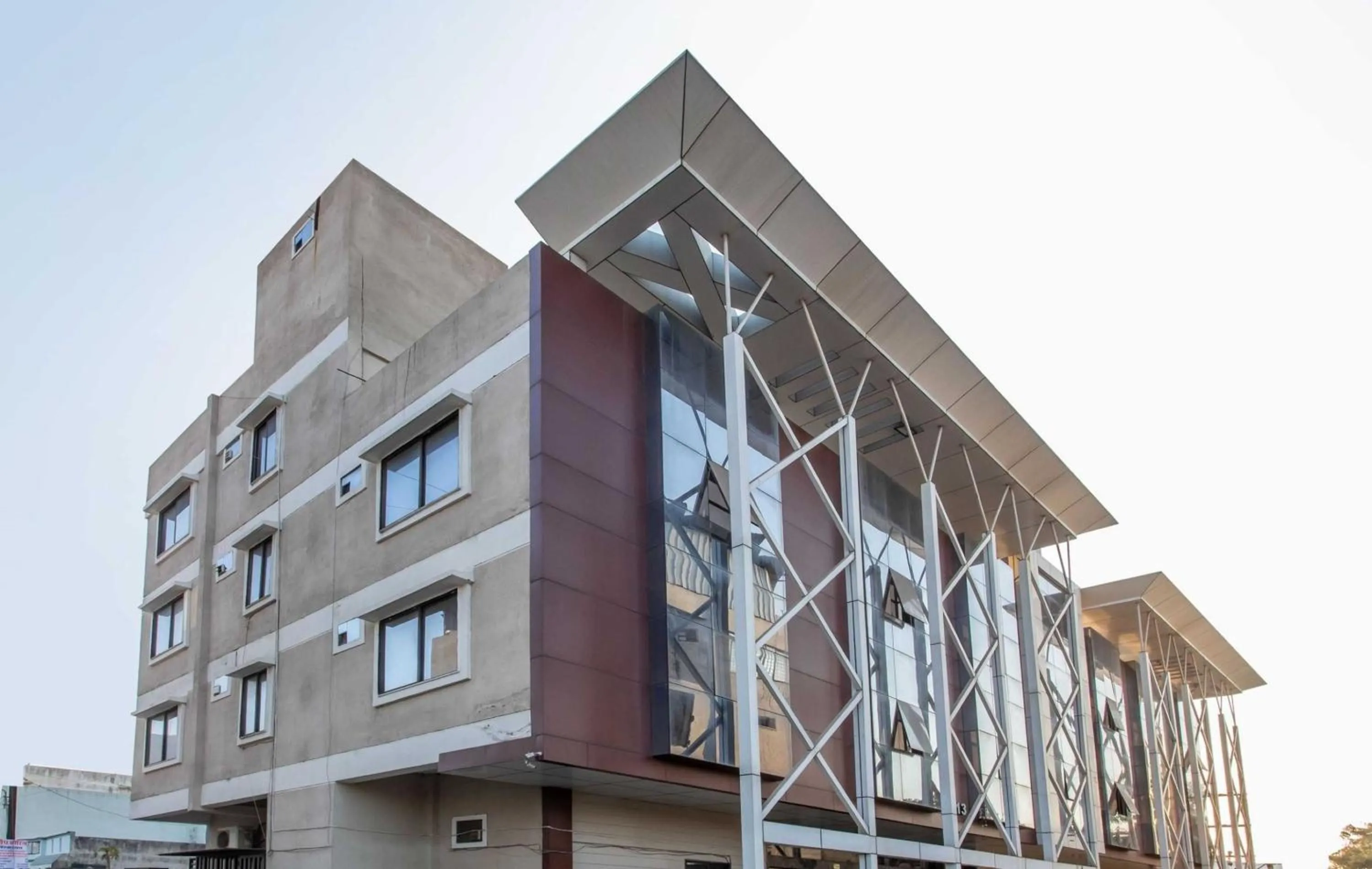 Facade/entrance in Capital O Swan Paradise