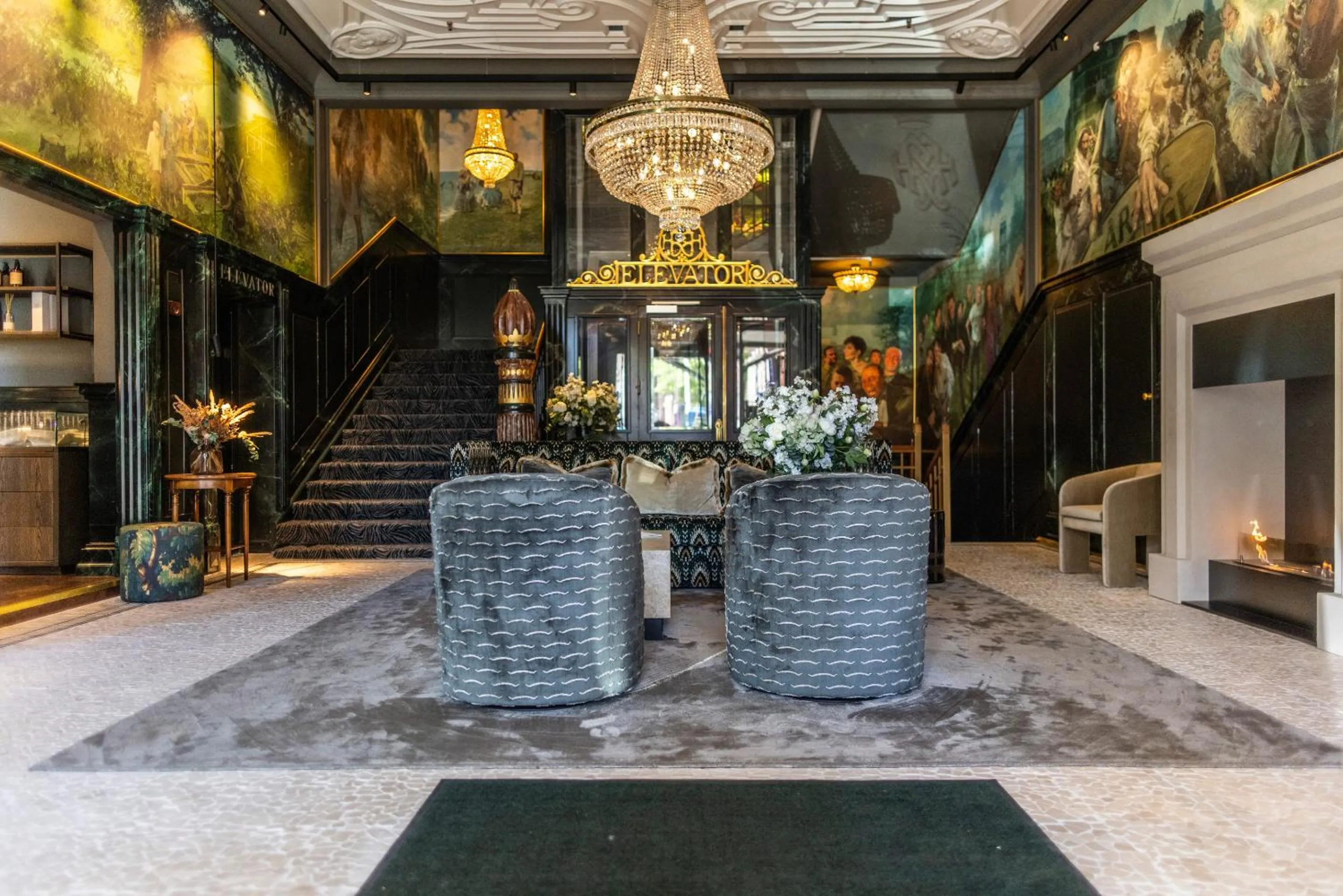 Lobby or reception in Hotel Royal