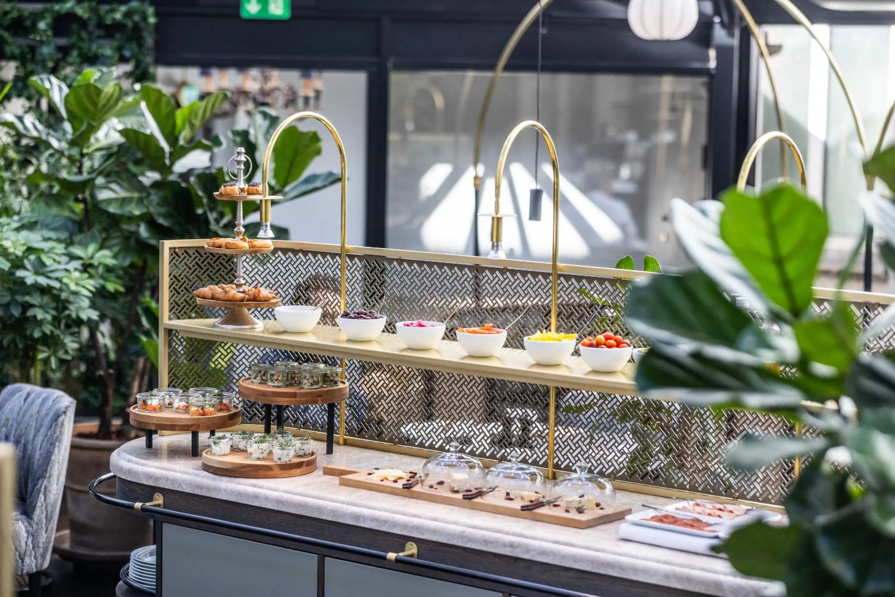 Breakfast in Hotel Royal