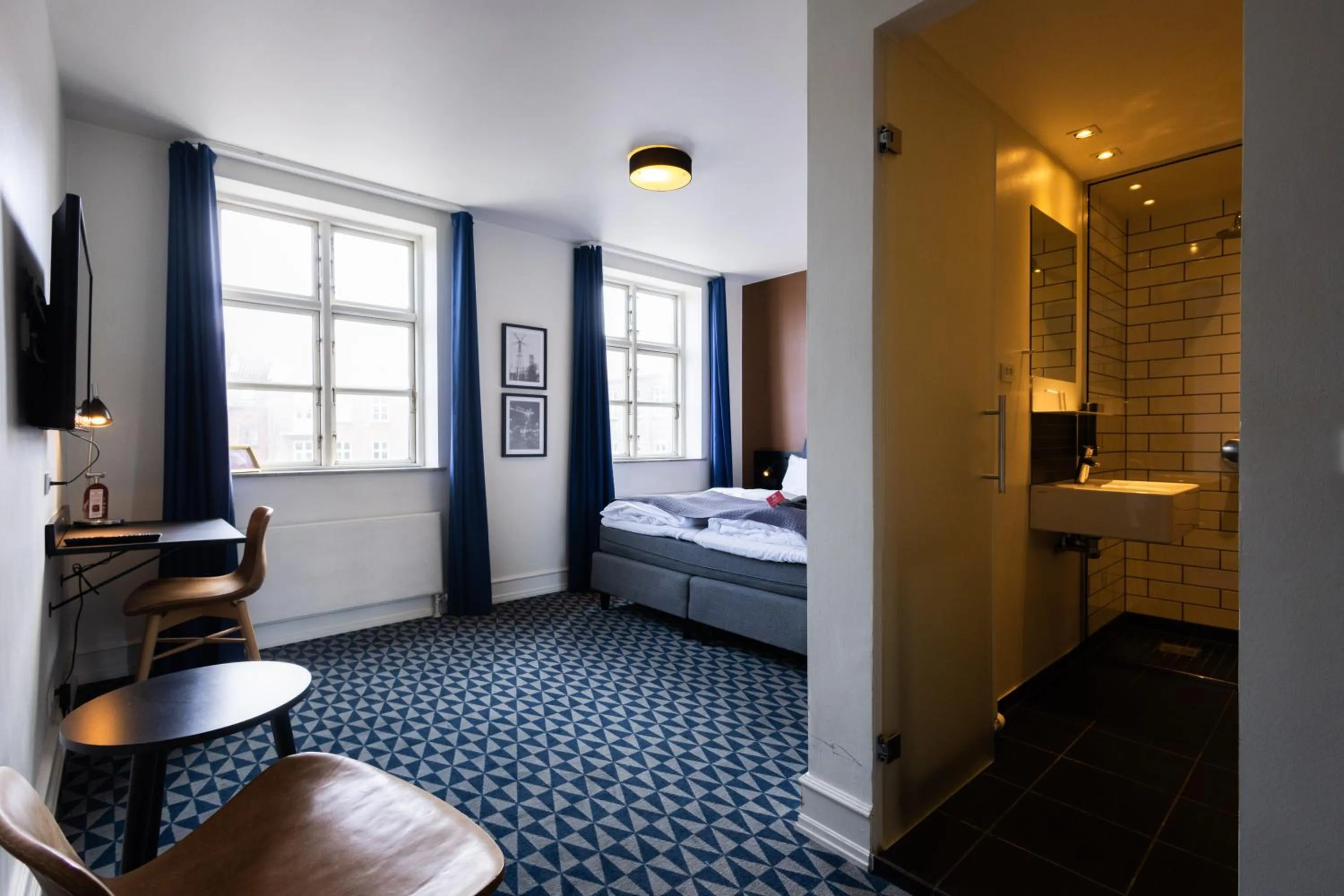hair dresser, Bed in Milling Hotel Ritz Aarhus City