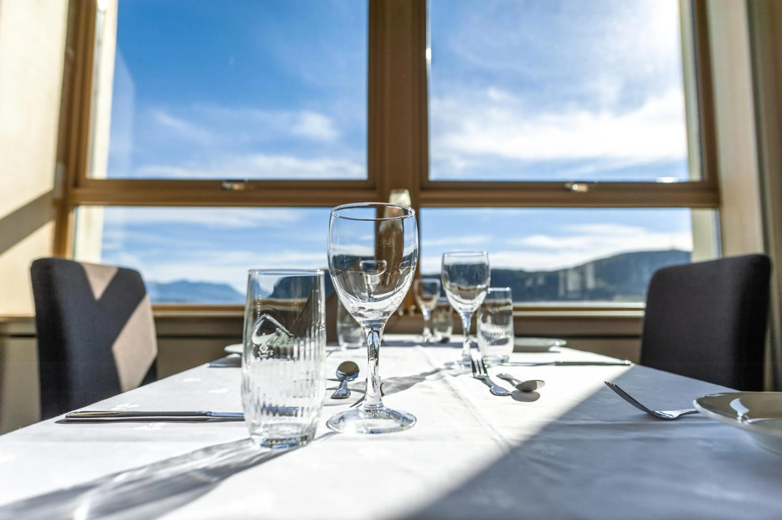 Dining area in Hotell Maritim Skjervoy