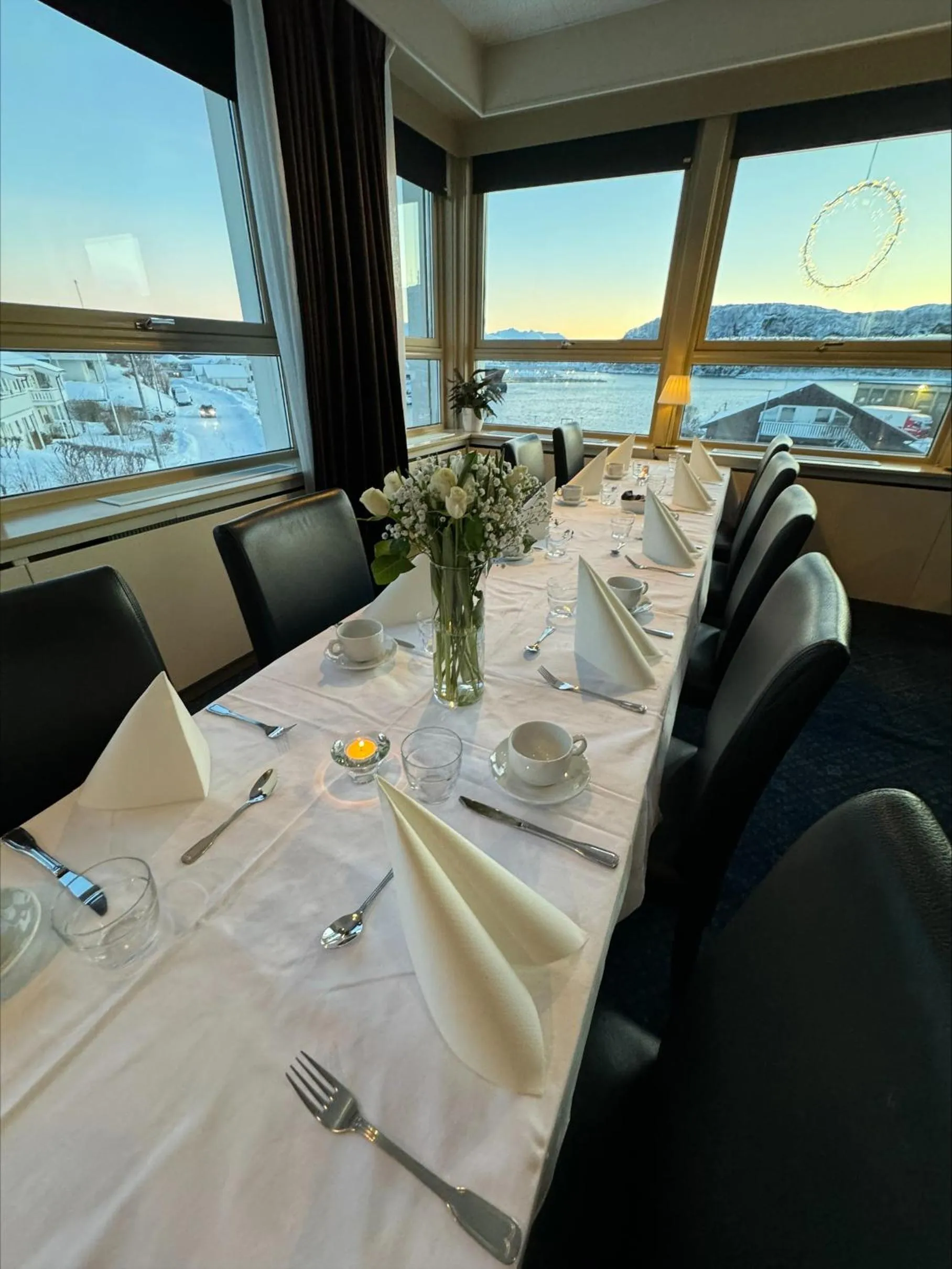 Restaurant/places to eat in Hotell Maritim Skjervoy