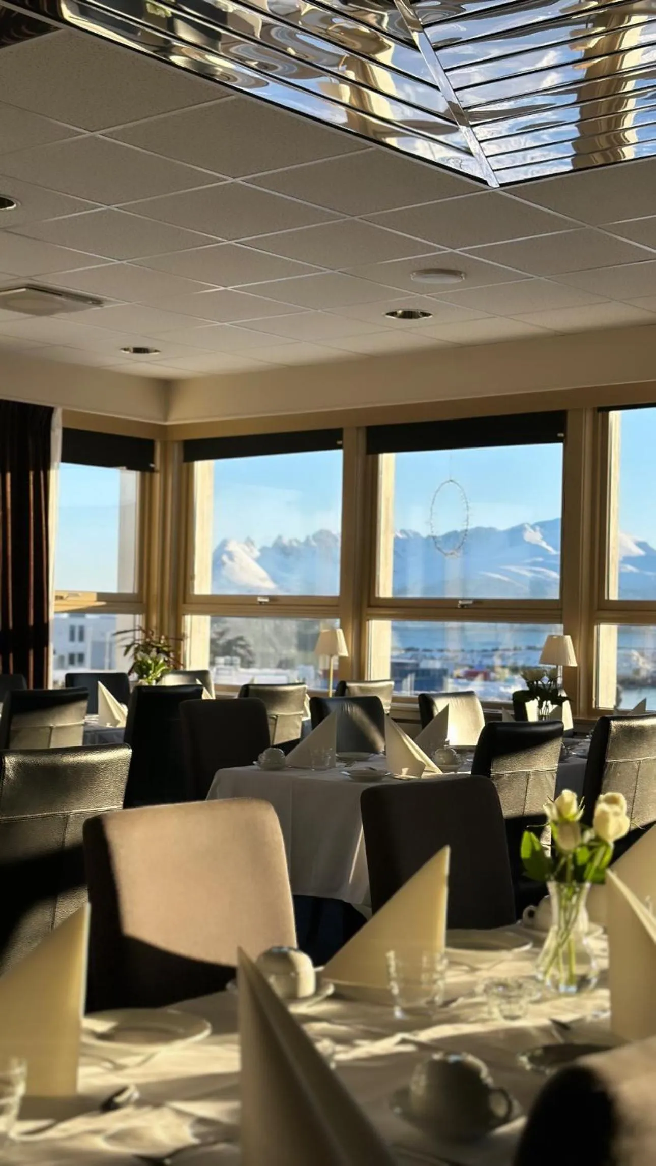 Restaurant/places to eat in Hotell Maritim Skjervoy