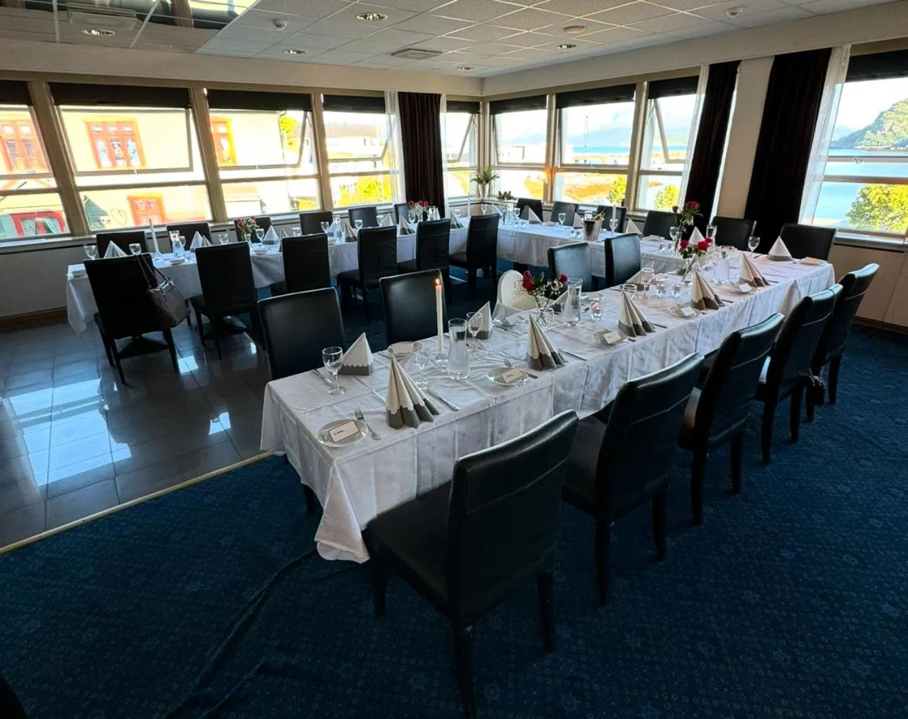 Restaurant/places to eat in Hotell Maritim Skjervoy