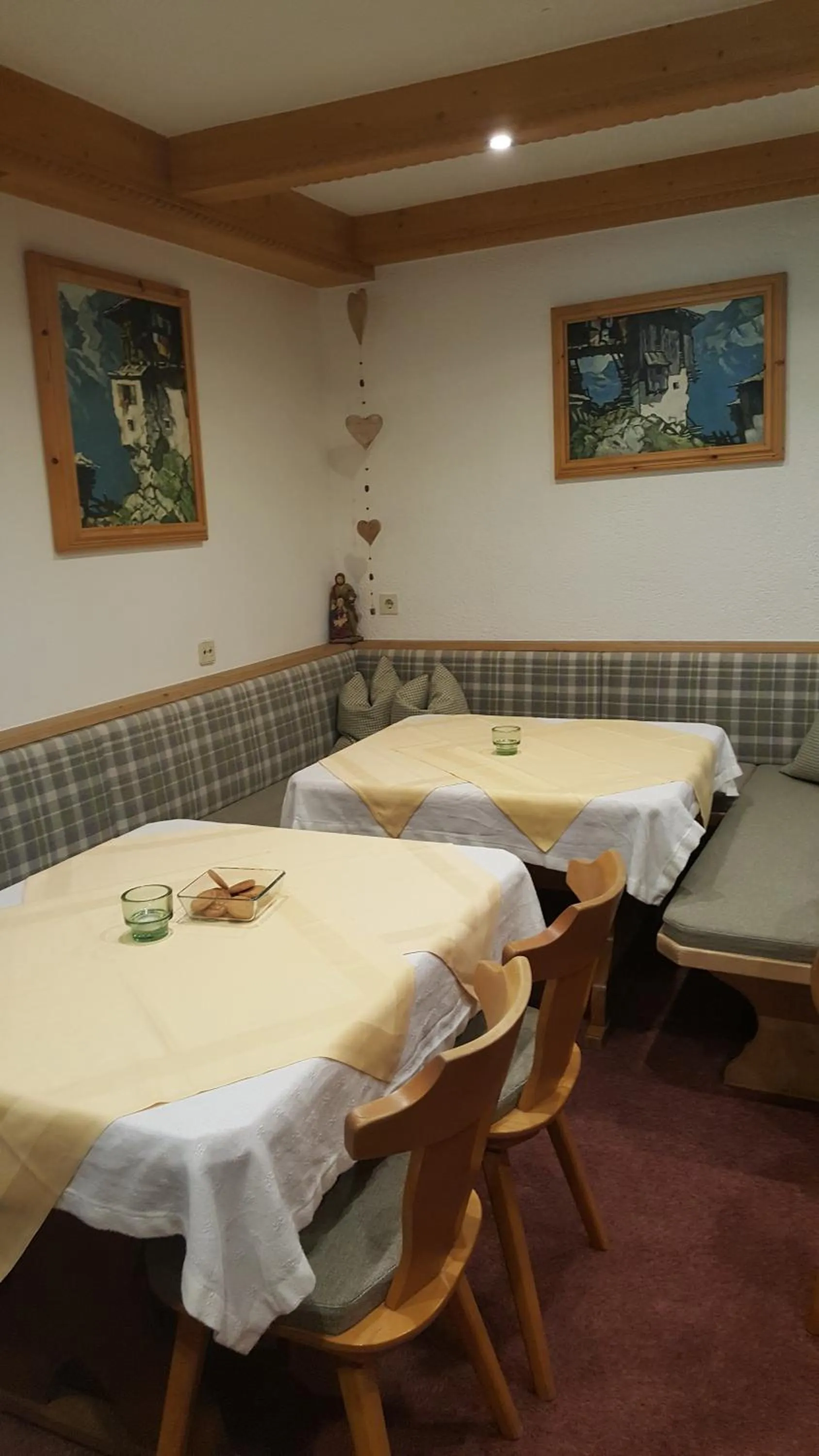 Communal lounge/ TV room in Pension Singer